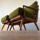 Paire de fauteuils vintage en bois et tissu