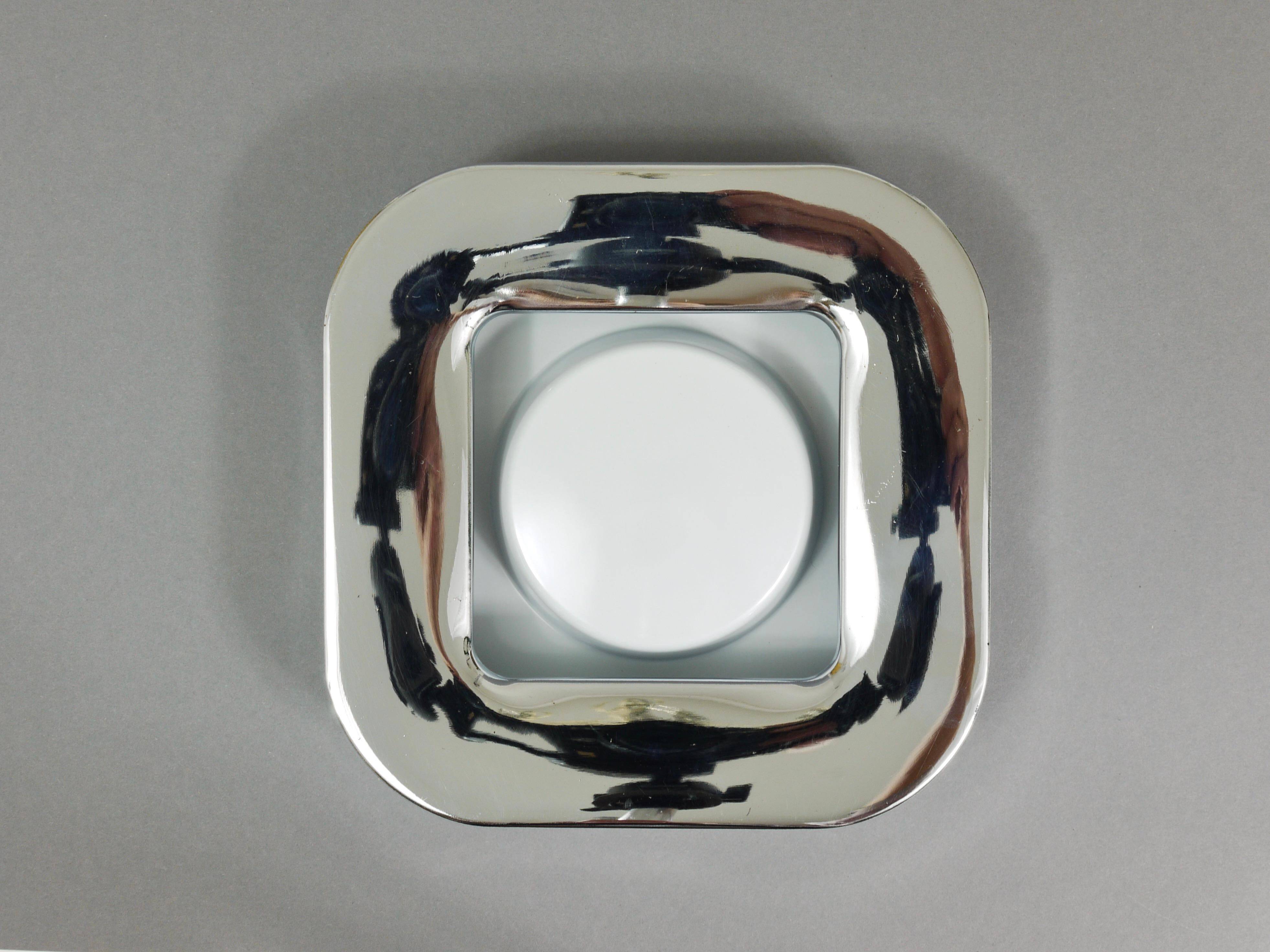 Square white ashtray Ico Parisi, chrome and melamine by Lamperti, Italy, 1970s.