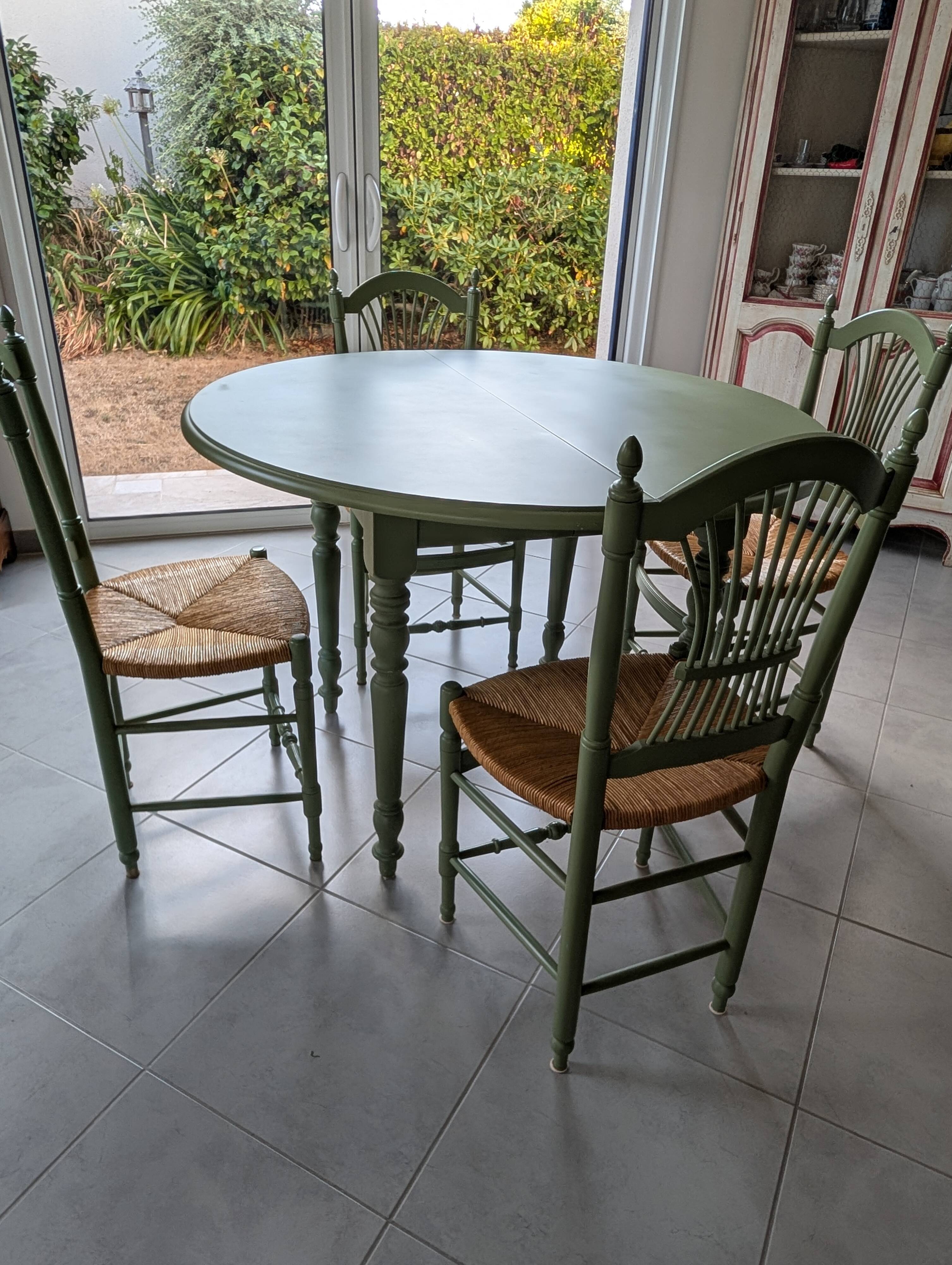 wooden table brand "Un Jardin en Plus", model Giverny