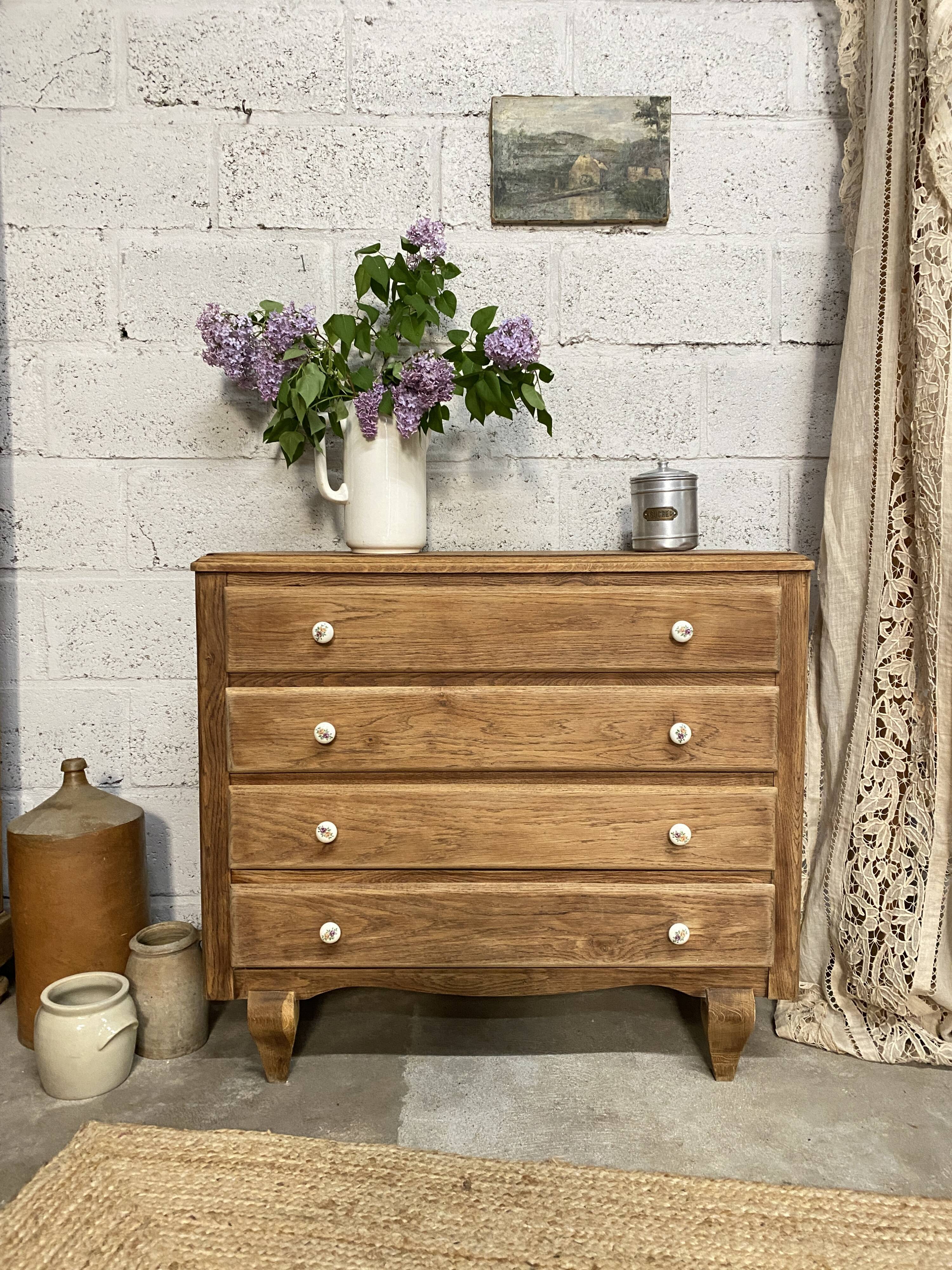 antique chest of drawers with 4 drawers