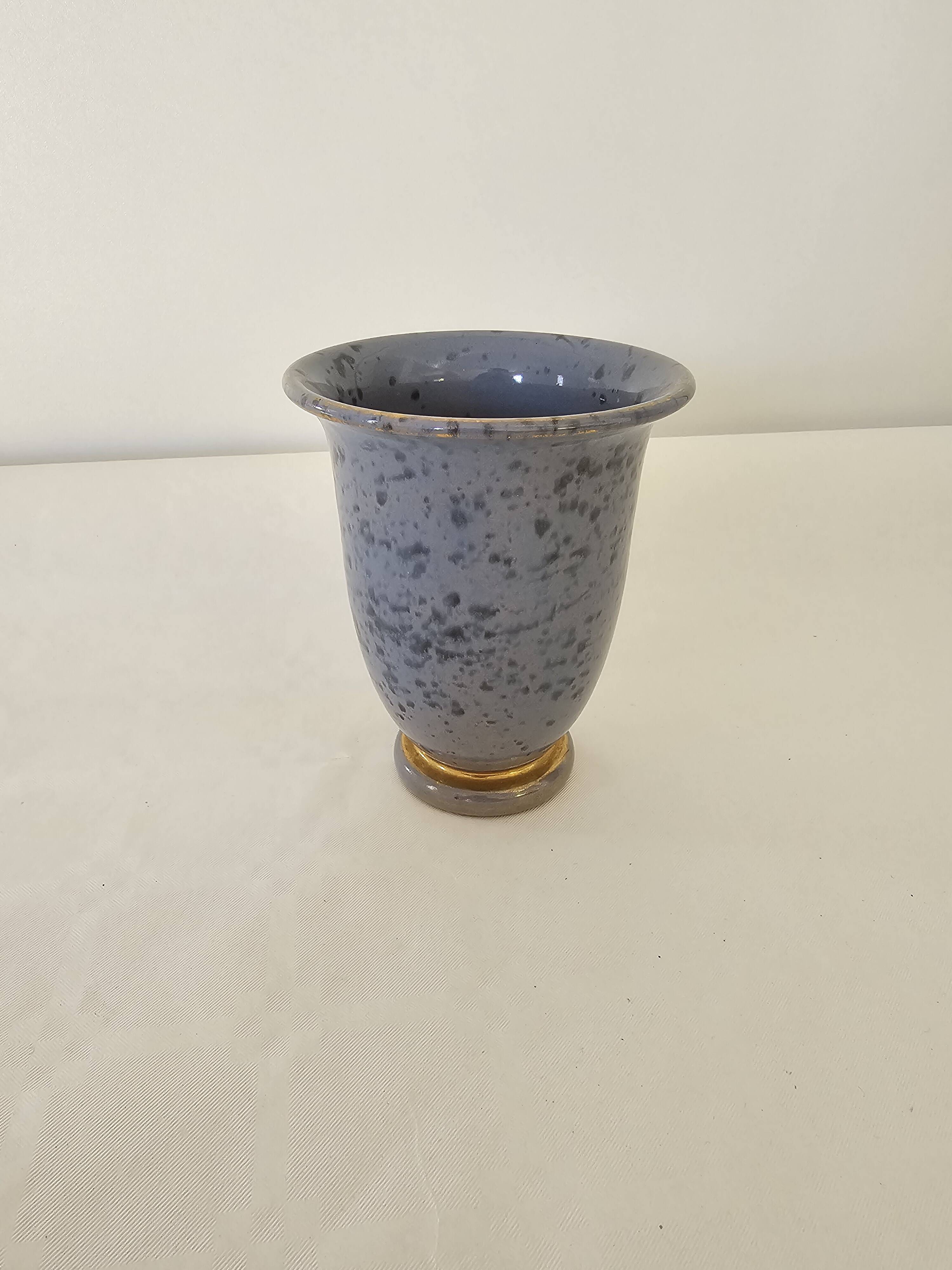 Blue ceramic vase signed (Signature to be identified) Height 12cm