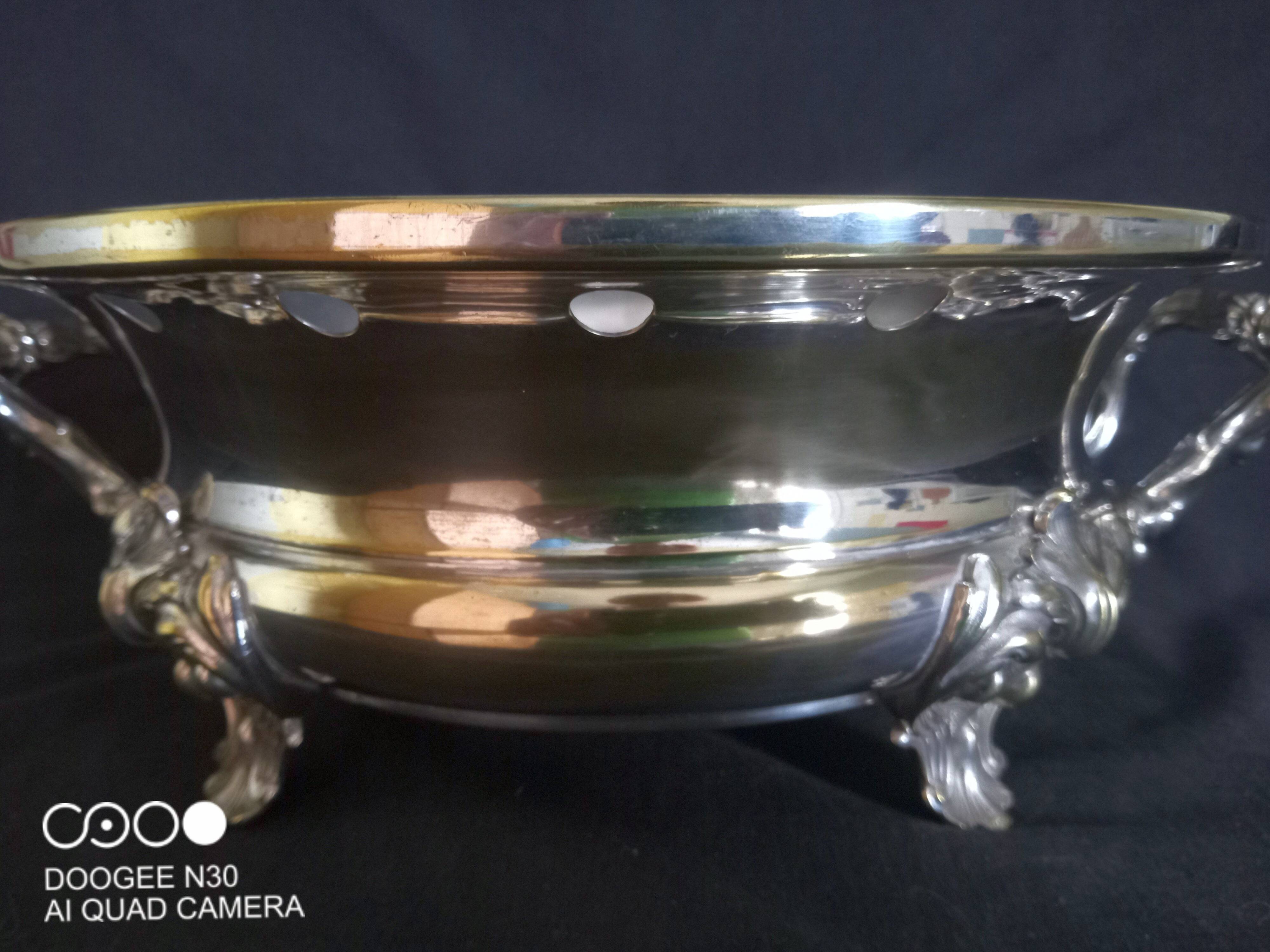 Orfèvrerie Christofle - Dish warmer in silver-plated metal, Louis XV style