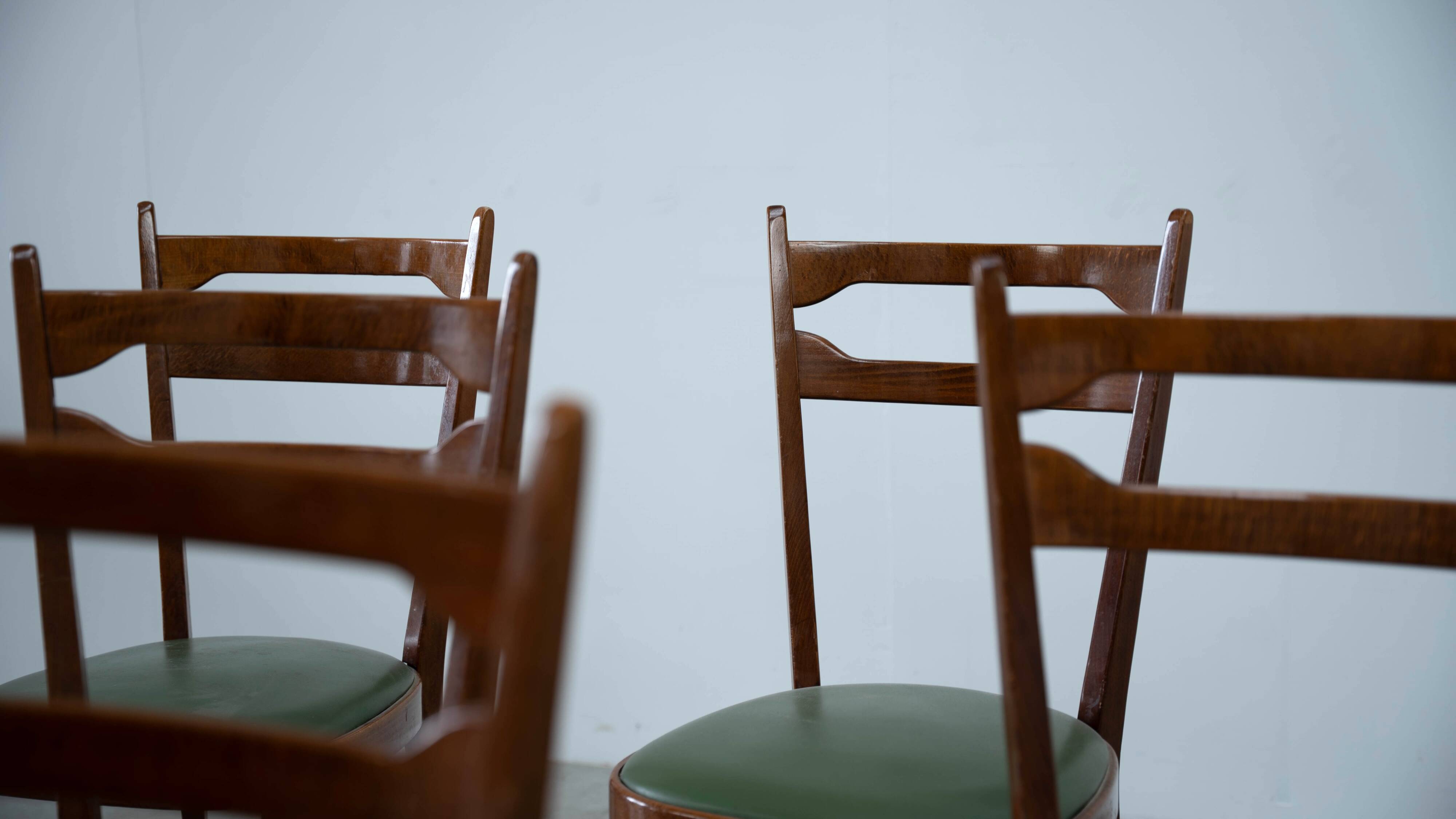 Set of six elegant Italian dining chairs