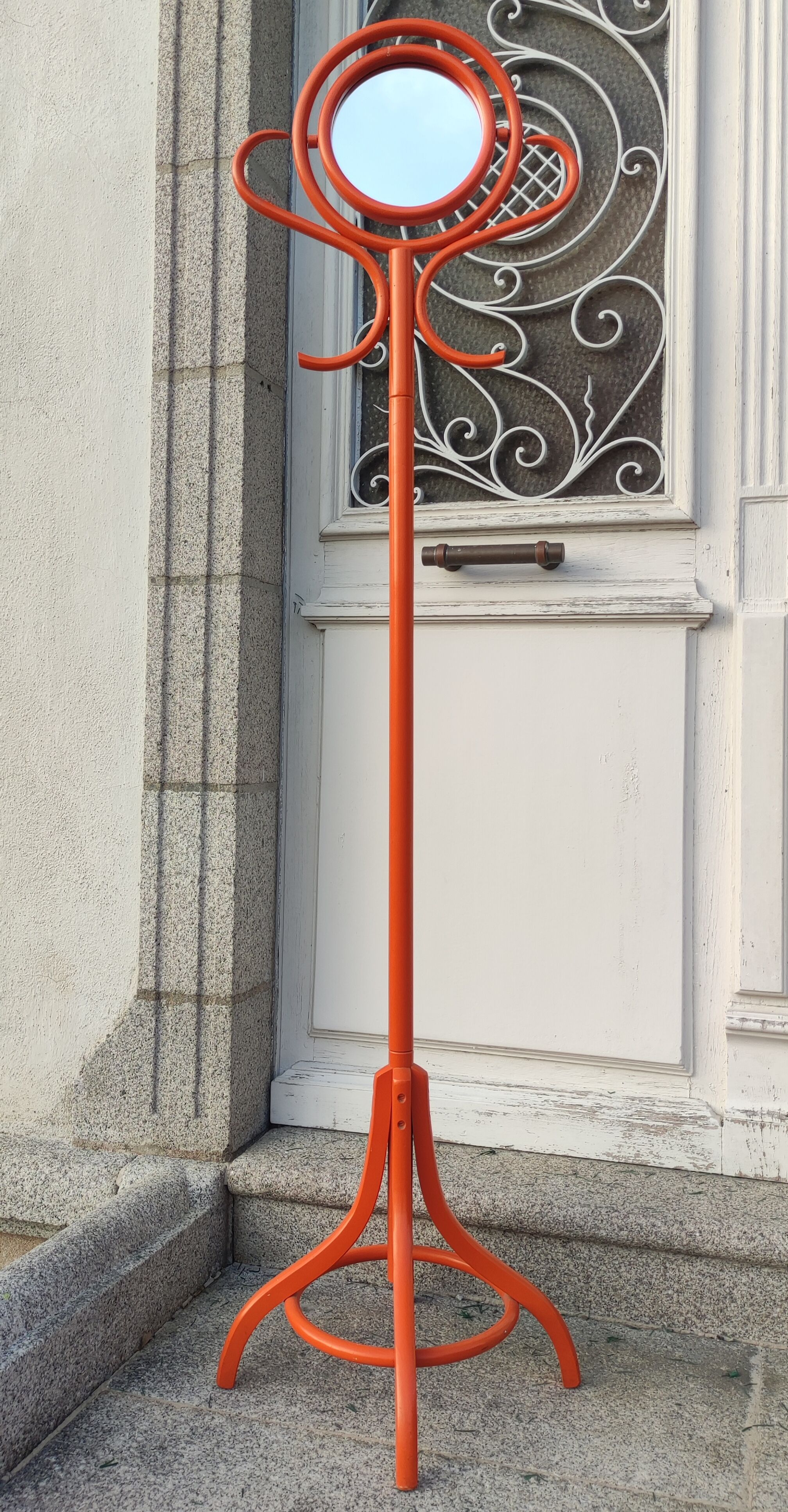 Mirror coat rack on foot