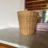 Braided straw basket