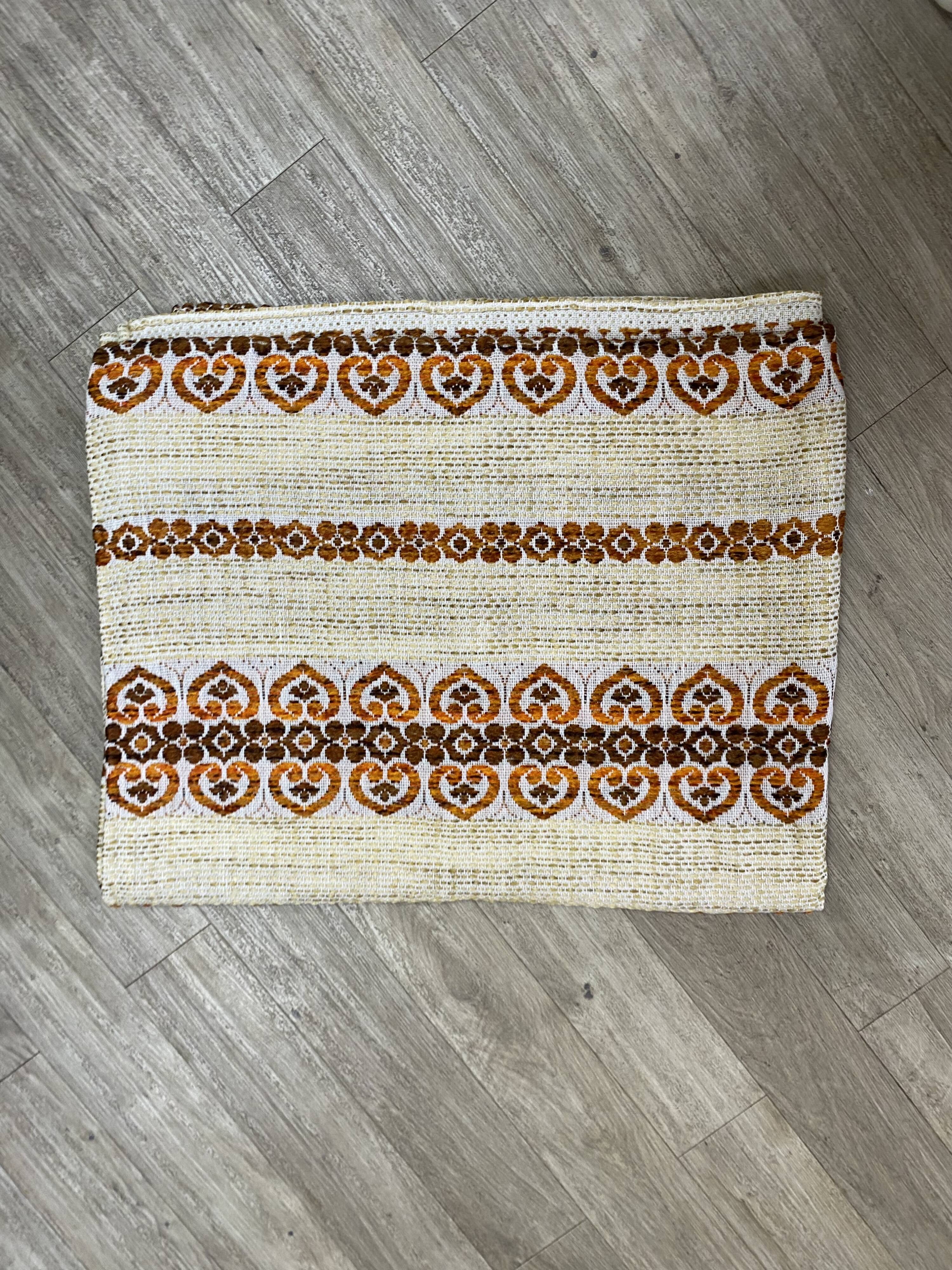 Vintage 70s floral tablecloth