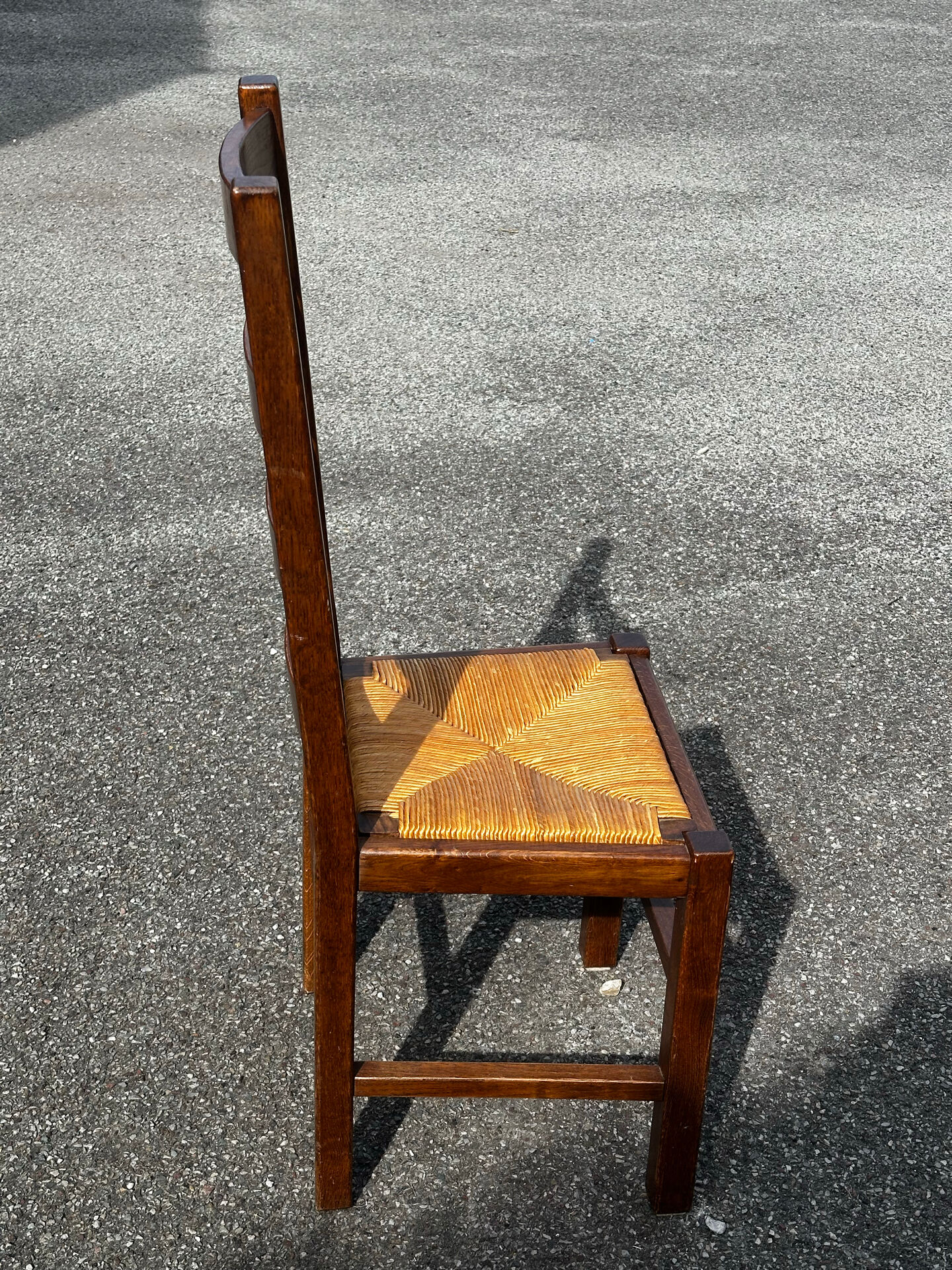 Paire de chaises en chêne et paille – années 50