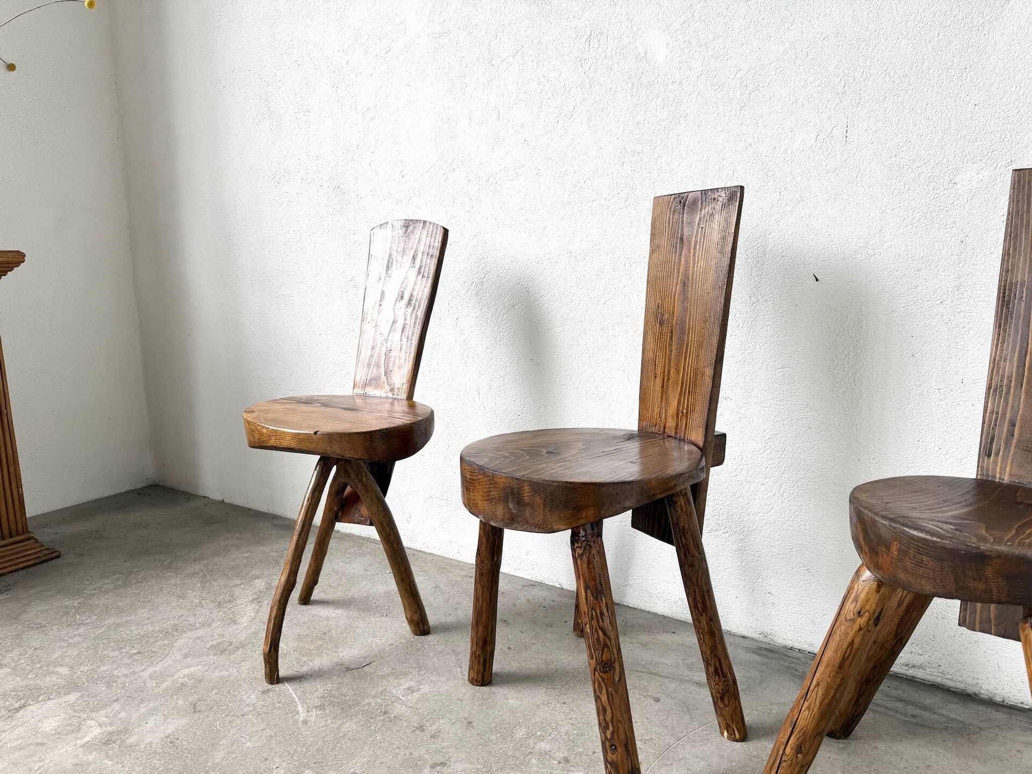 Trio de chaises d'alpage en pin massif, France, années 1950