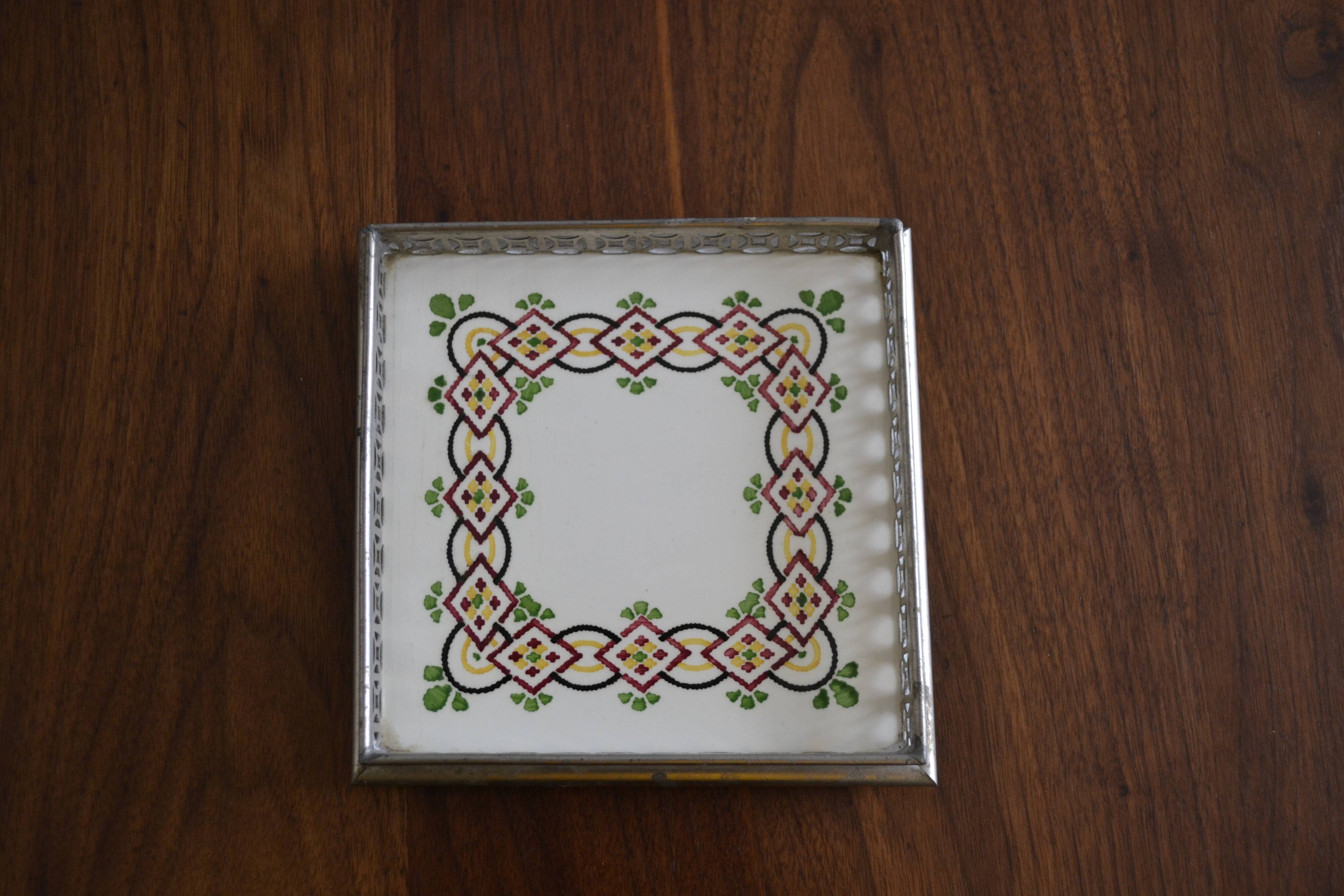 Numbered art deco table mat