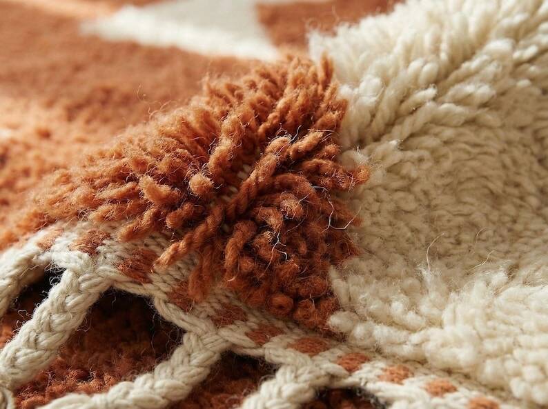 Handwoven natural wool rug, size 1.4/2.6 m.