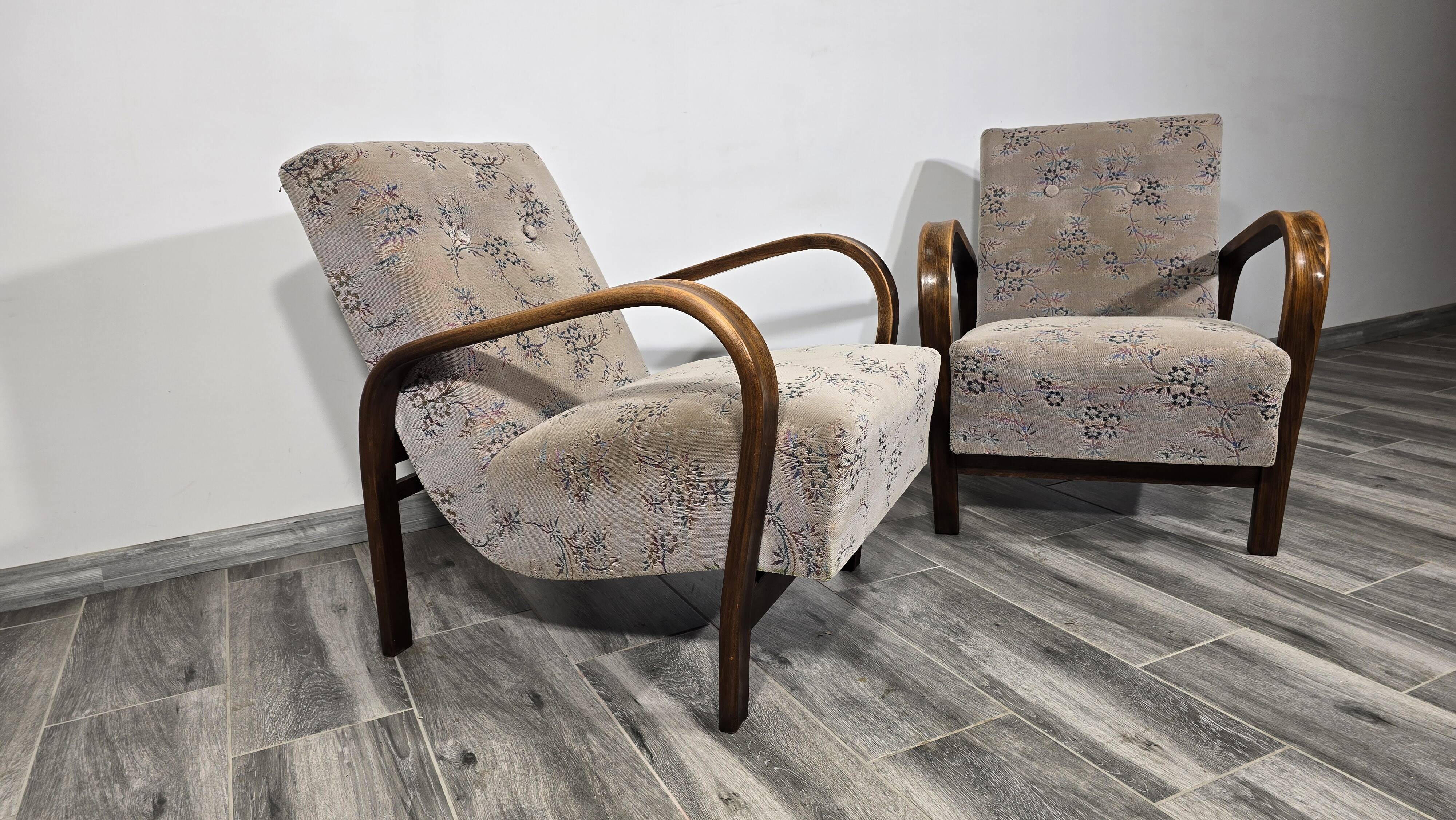 Paire de fauteuils par K. Kozelka et A. Kropacek
