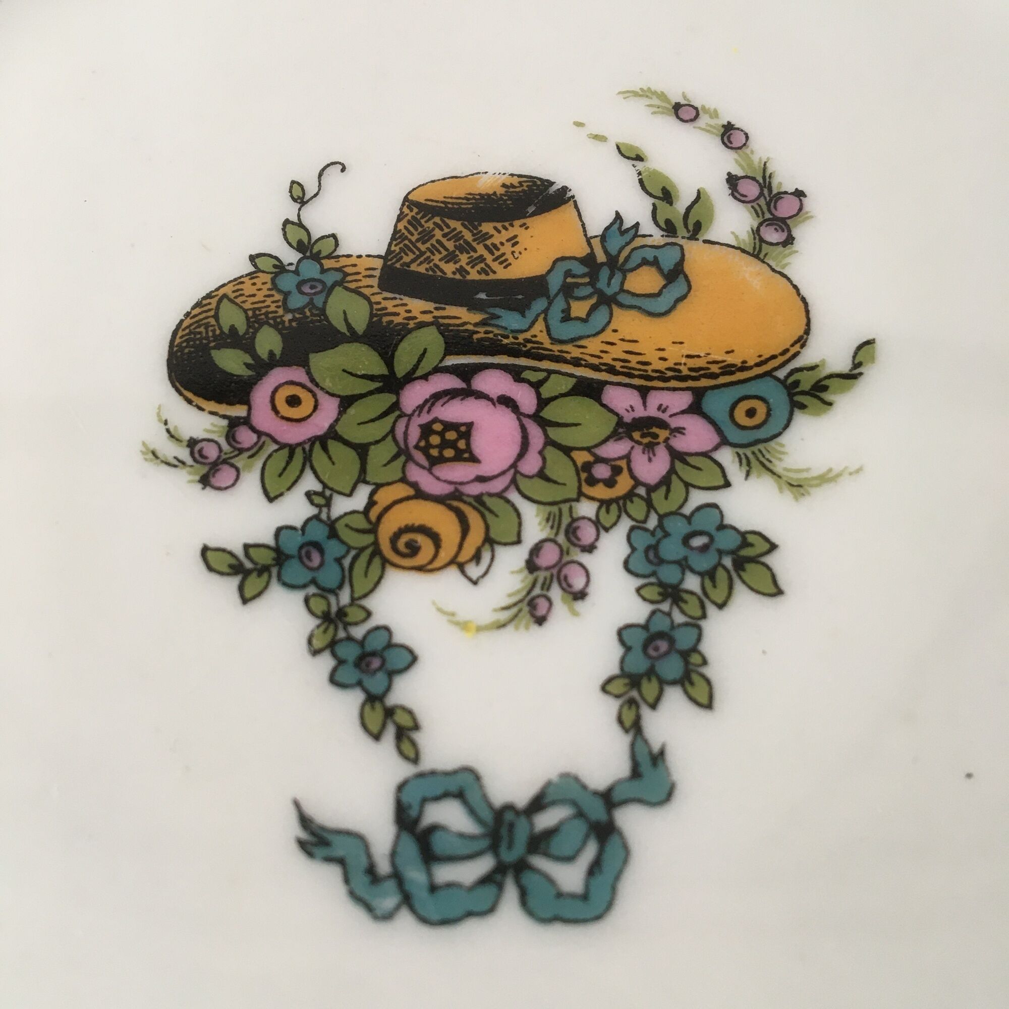 set of 6 porcelain plates "Chapeau and garlands flowers"