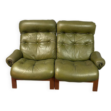 Superconfortable canapé scandinave Rybo Rykken en cuir vert olive 2 places Ry-Wing