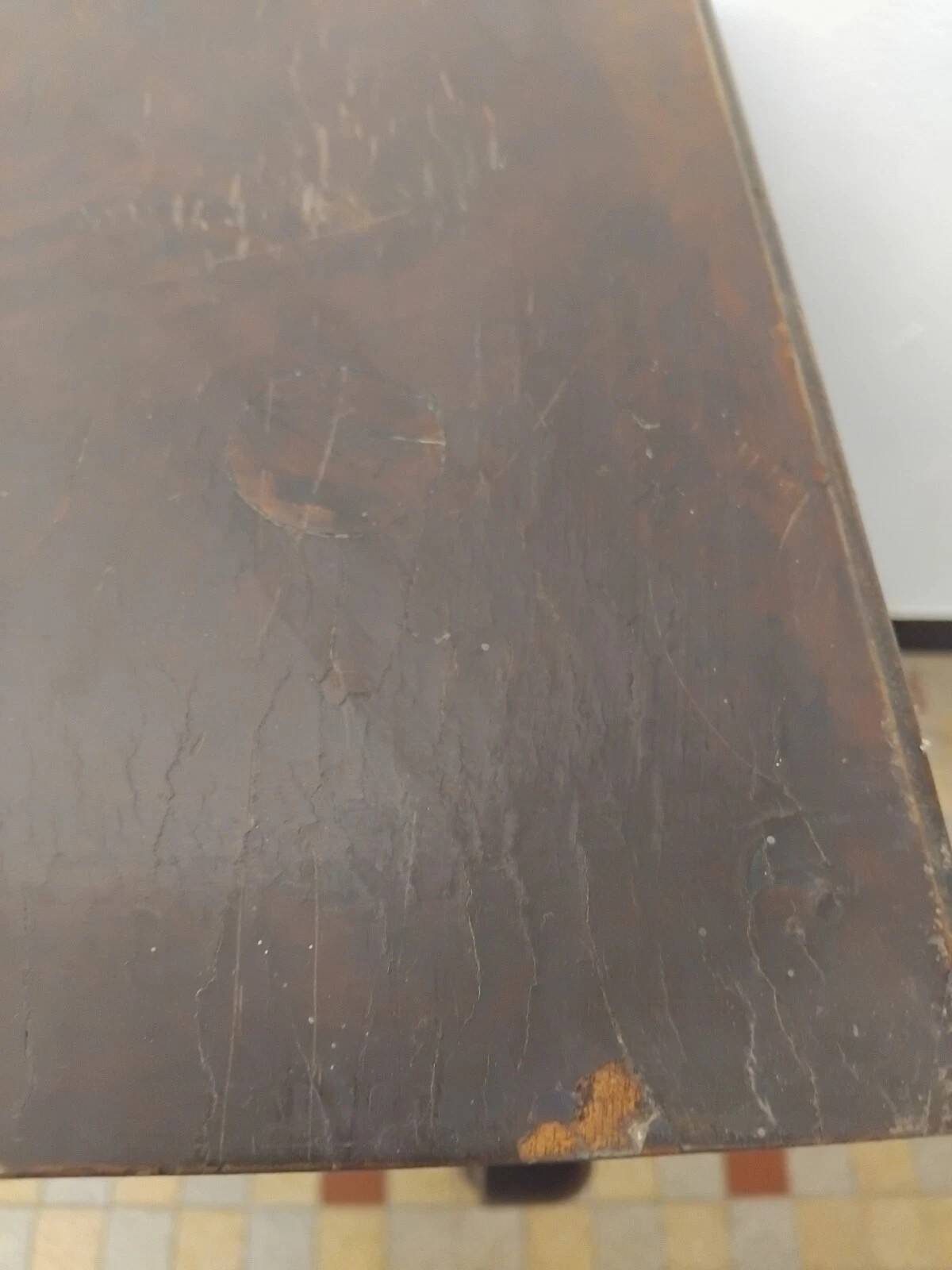 Commode galbée ancienne