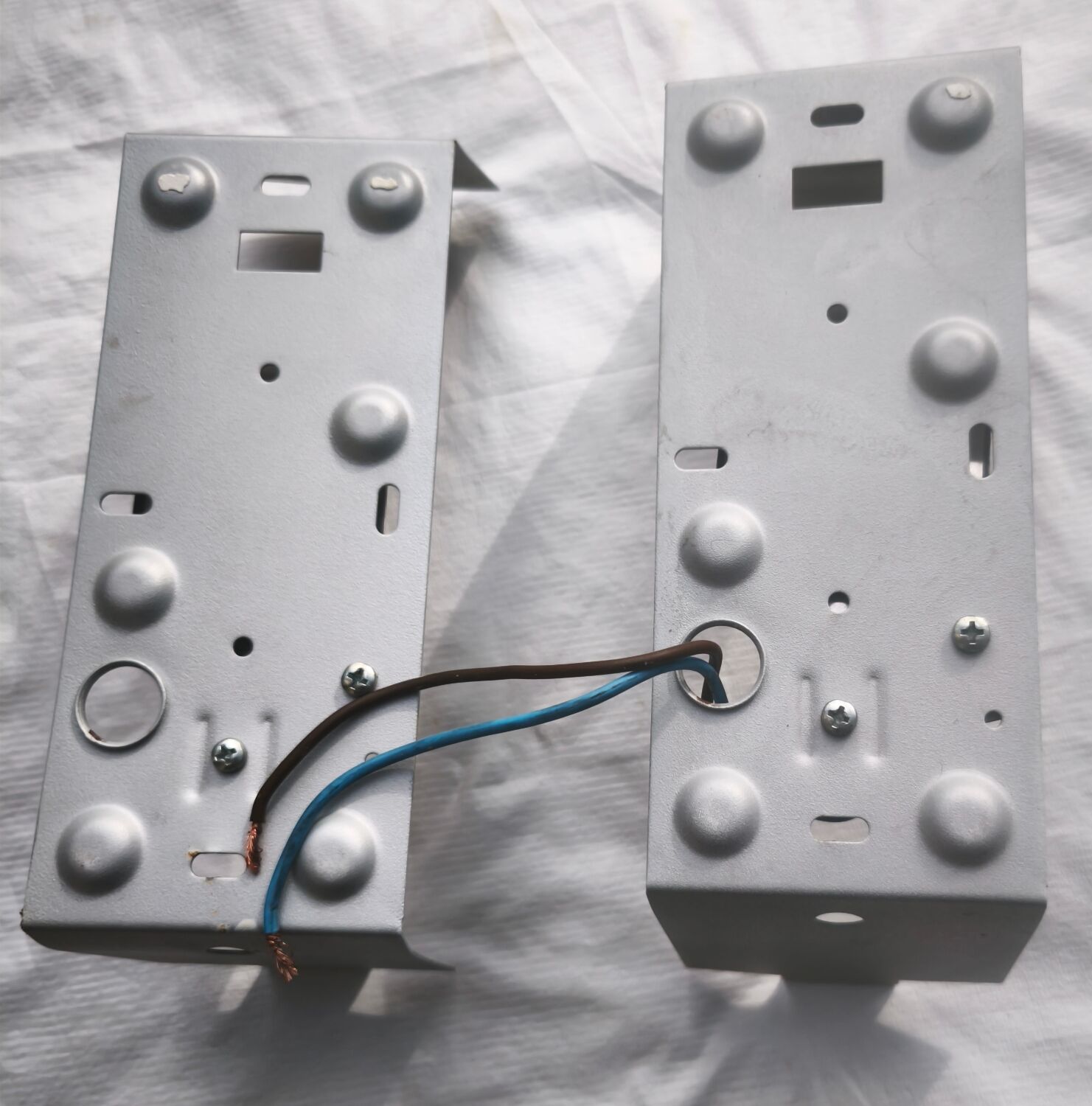 Pair of Italian wall lights in Murano glass