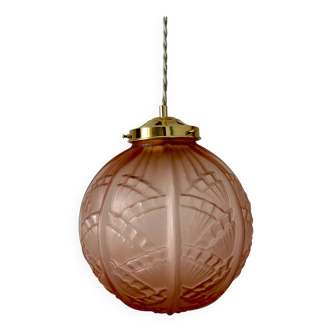 Suspension globe vintage art déco en verre dépoli rose