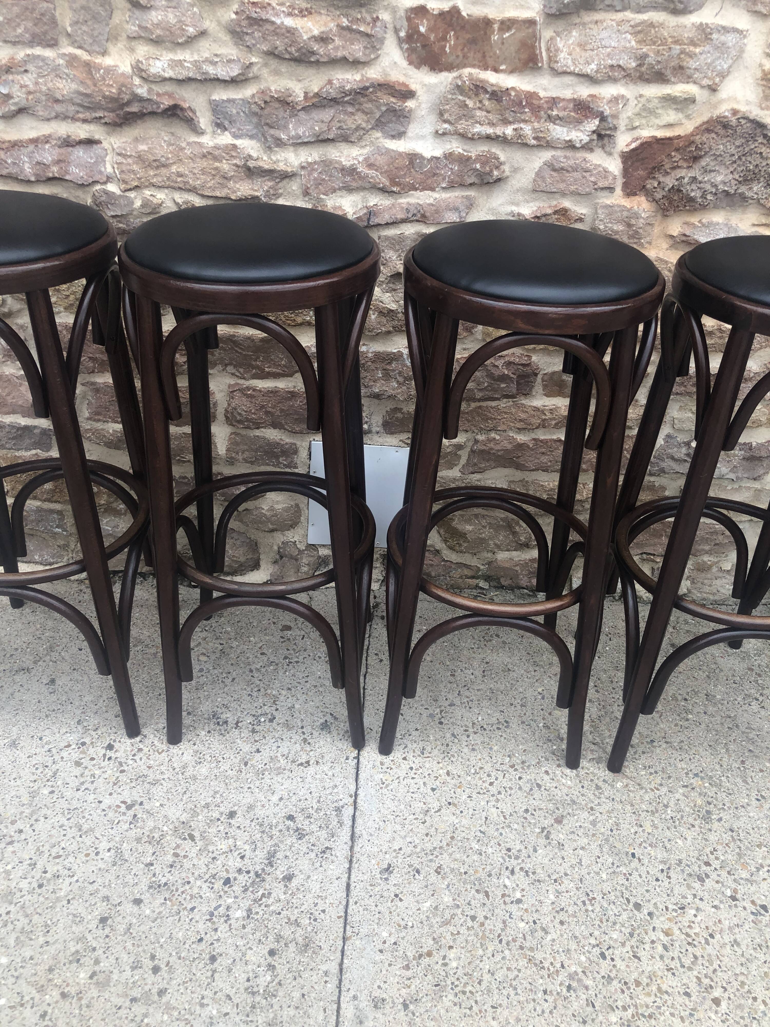 Suite of 4 bar stools