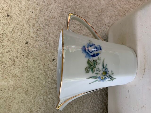 Coffee service in white porcelain pattern pink blue art deco
