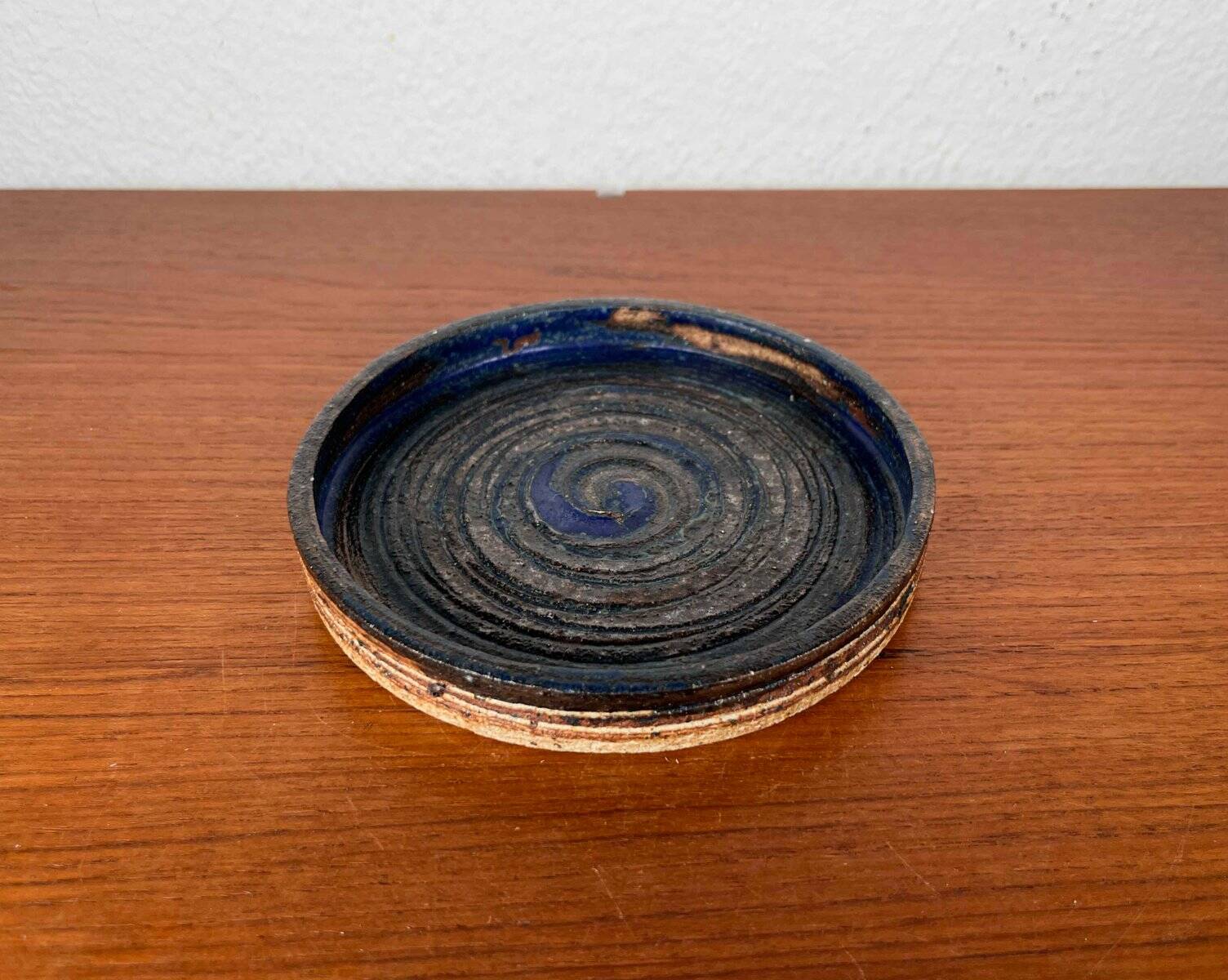 Mid-century modern Danish studio pottery bowl by Tue Poulsen for Tue Keramik, 1960s.