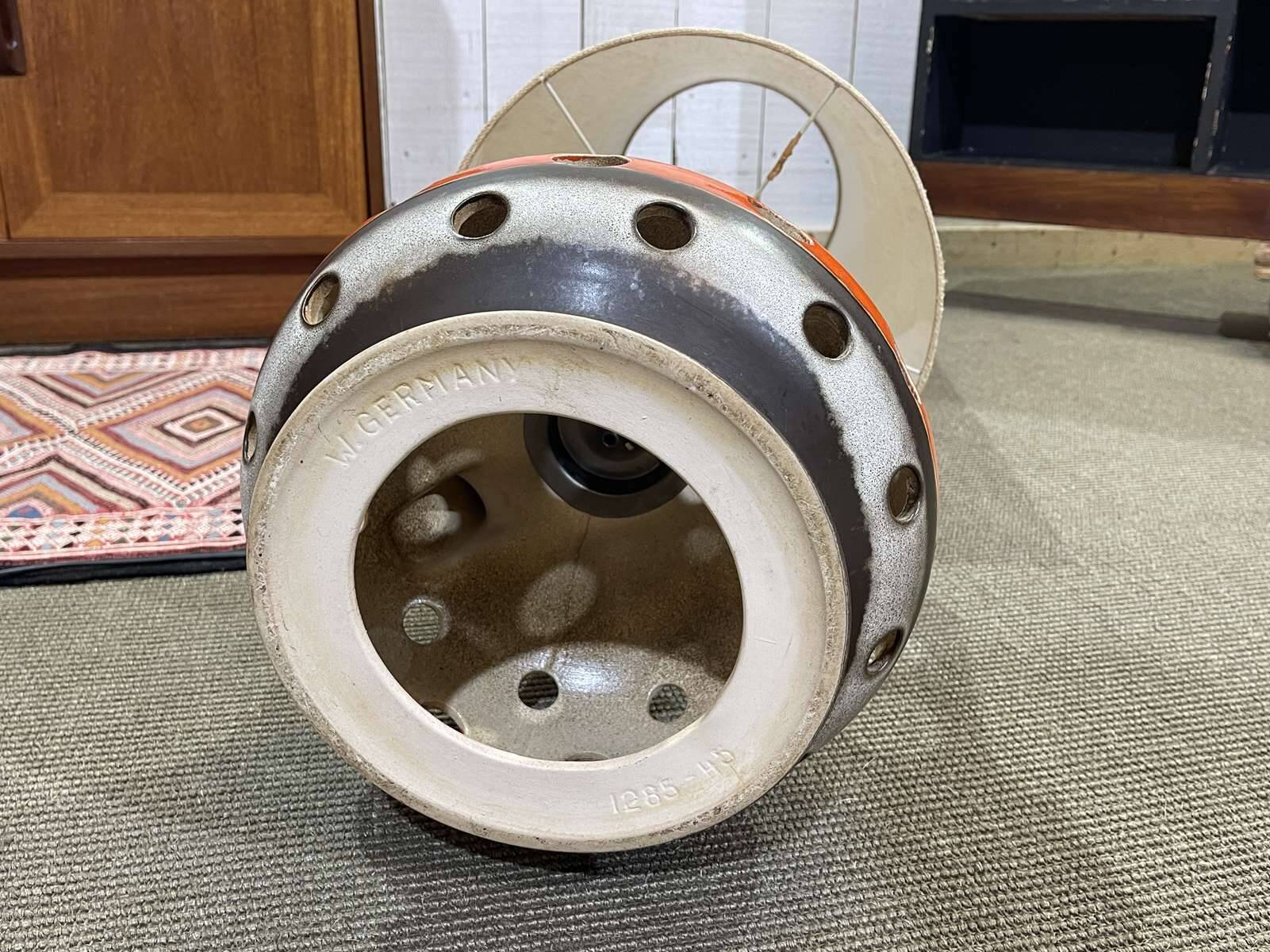 Lampe germany des années 70 avec son abat-jour d'époque