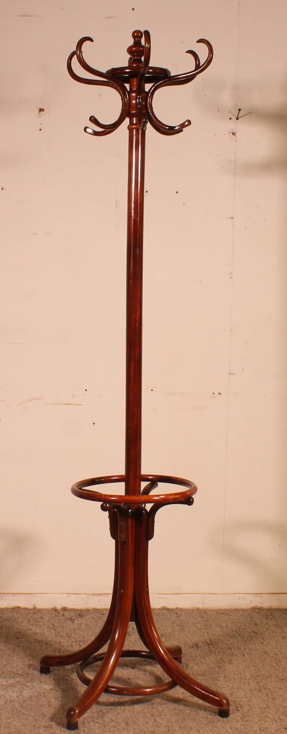 Parrot coat rack, Art Nouveau, known as Thonet