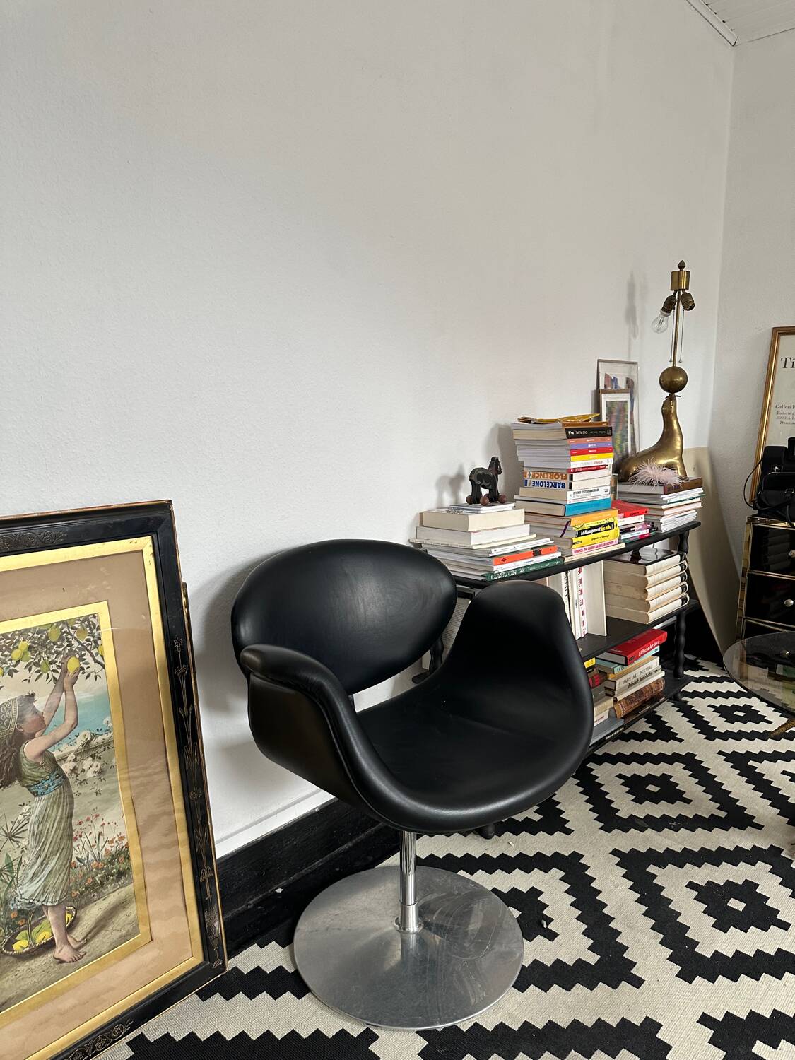 Fauteuil Tulip Pierre Paulin Artifort cuir noir