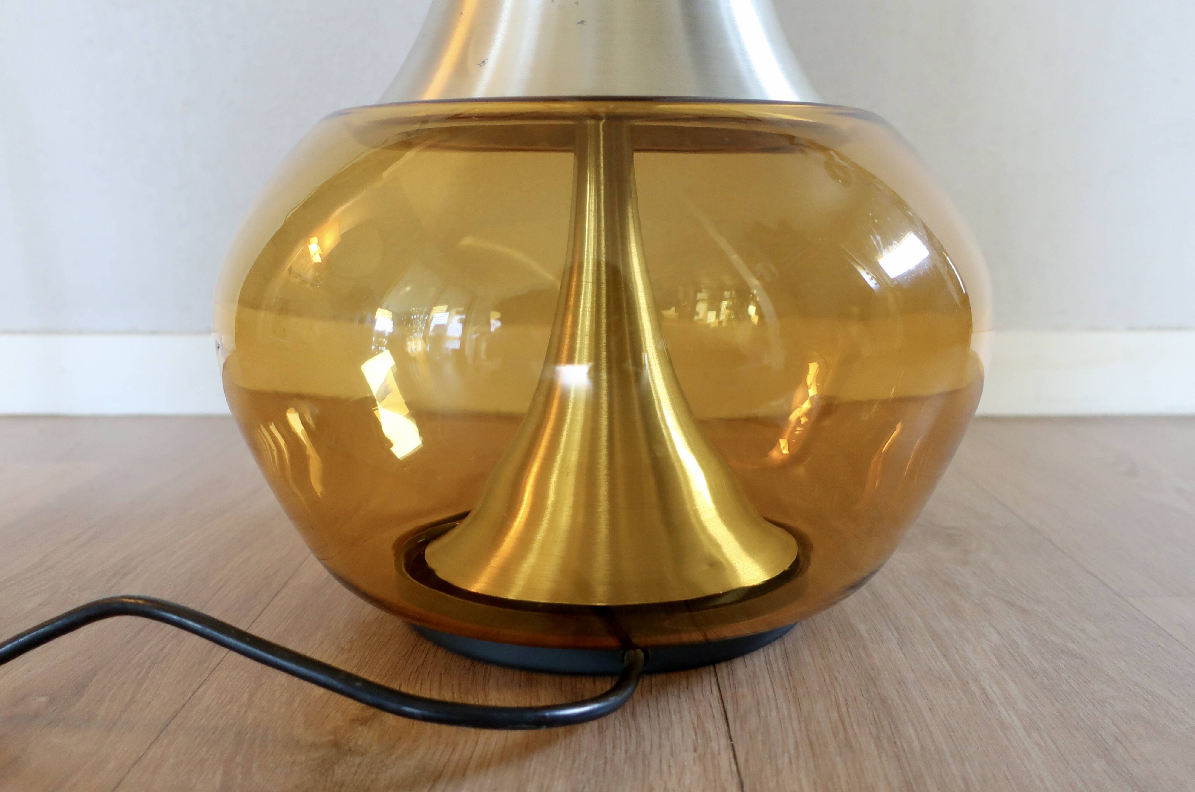 Doria lamp base 69 cm in very good condition from the 1960s/70s with a differential switch.