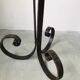 Lampadaire fer forgé art déco à décor de fleurs, vers 1930.