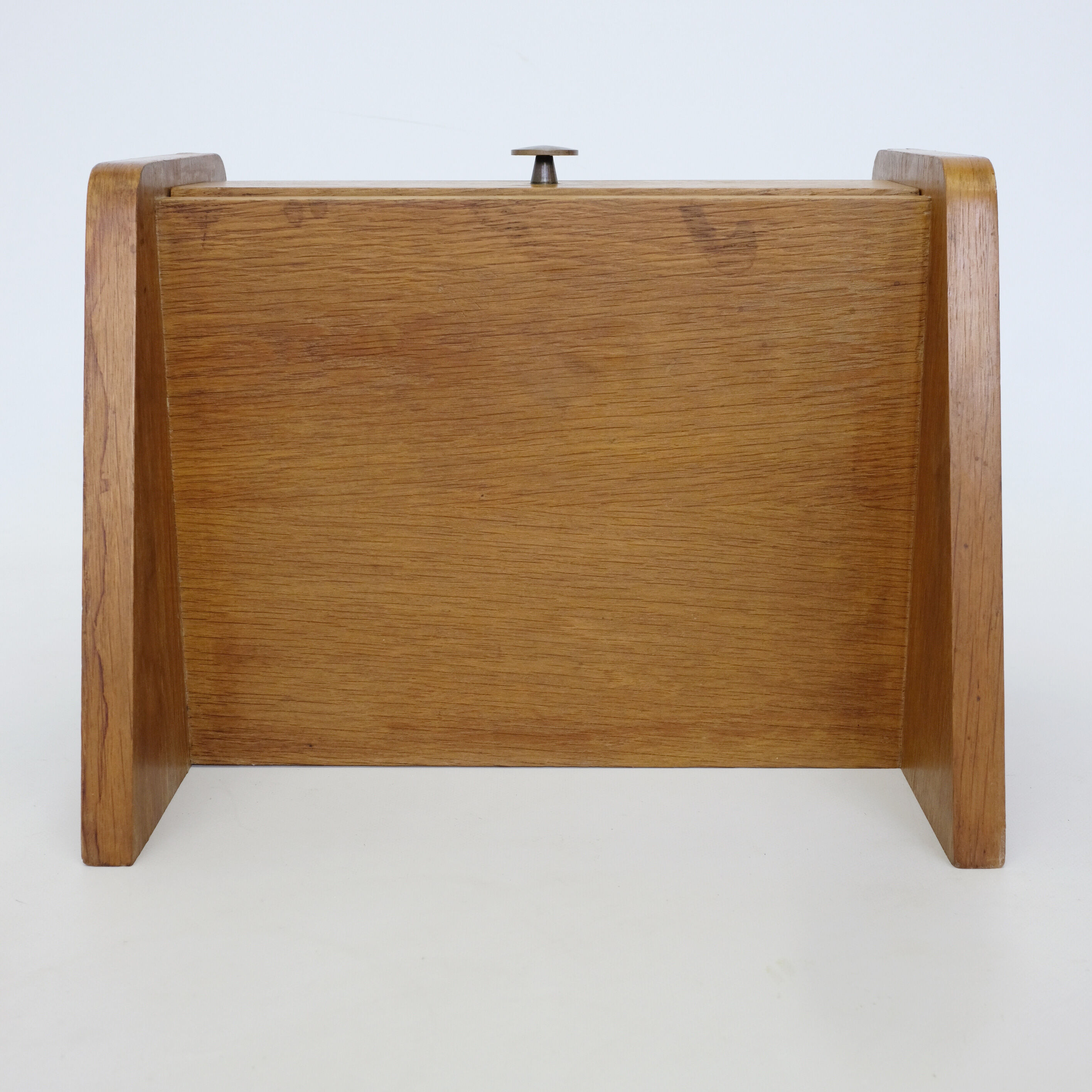Small bedside to hang from a drawer of the 50s.