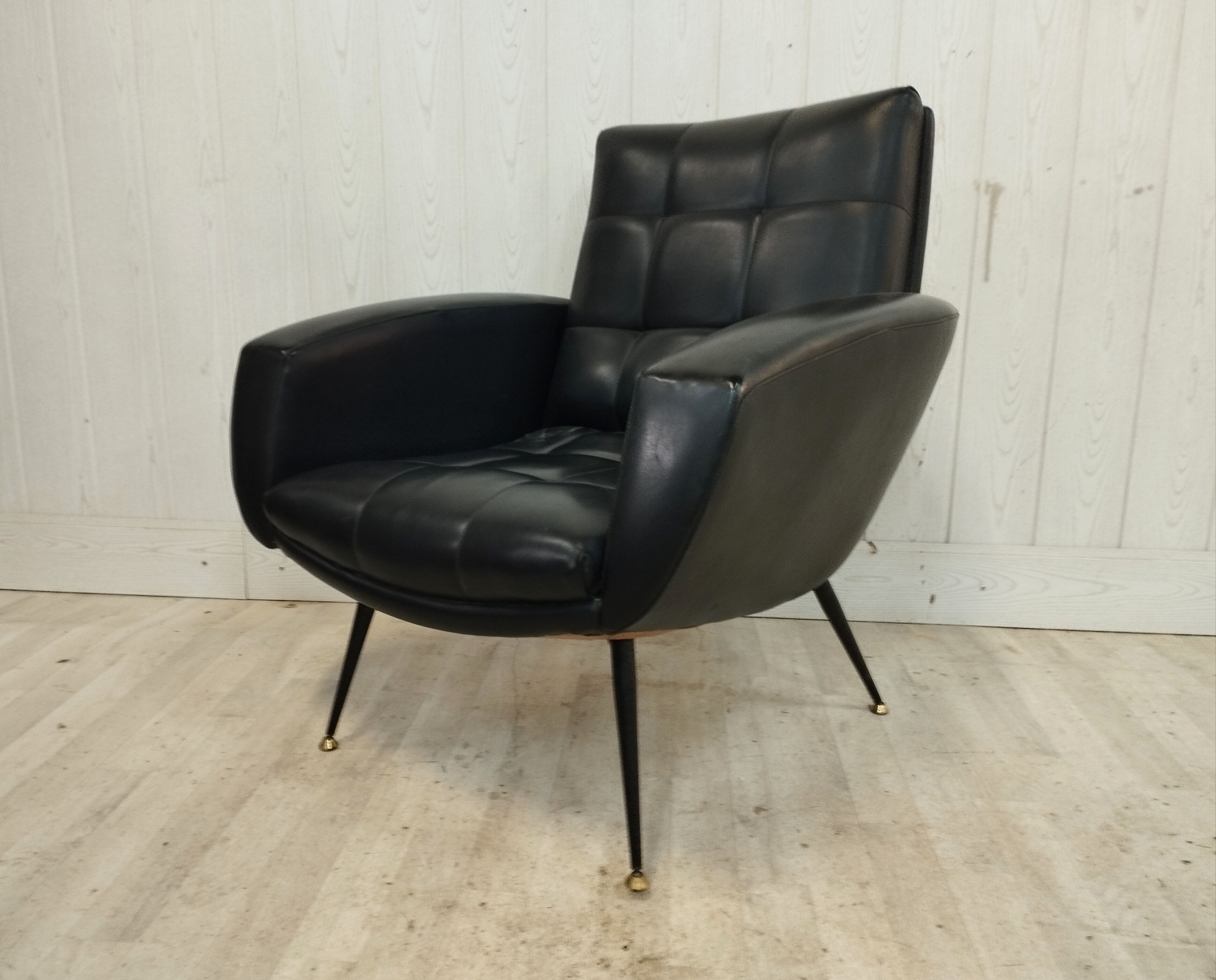 3-seater sofa and 2 vintage armchairs feet compass