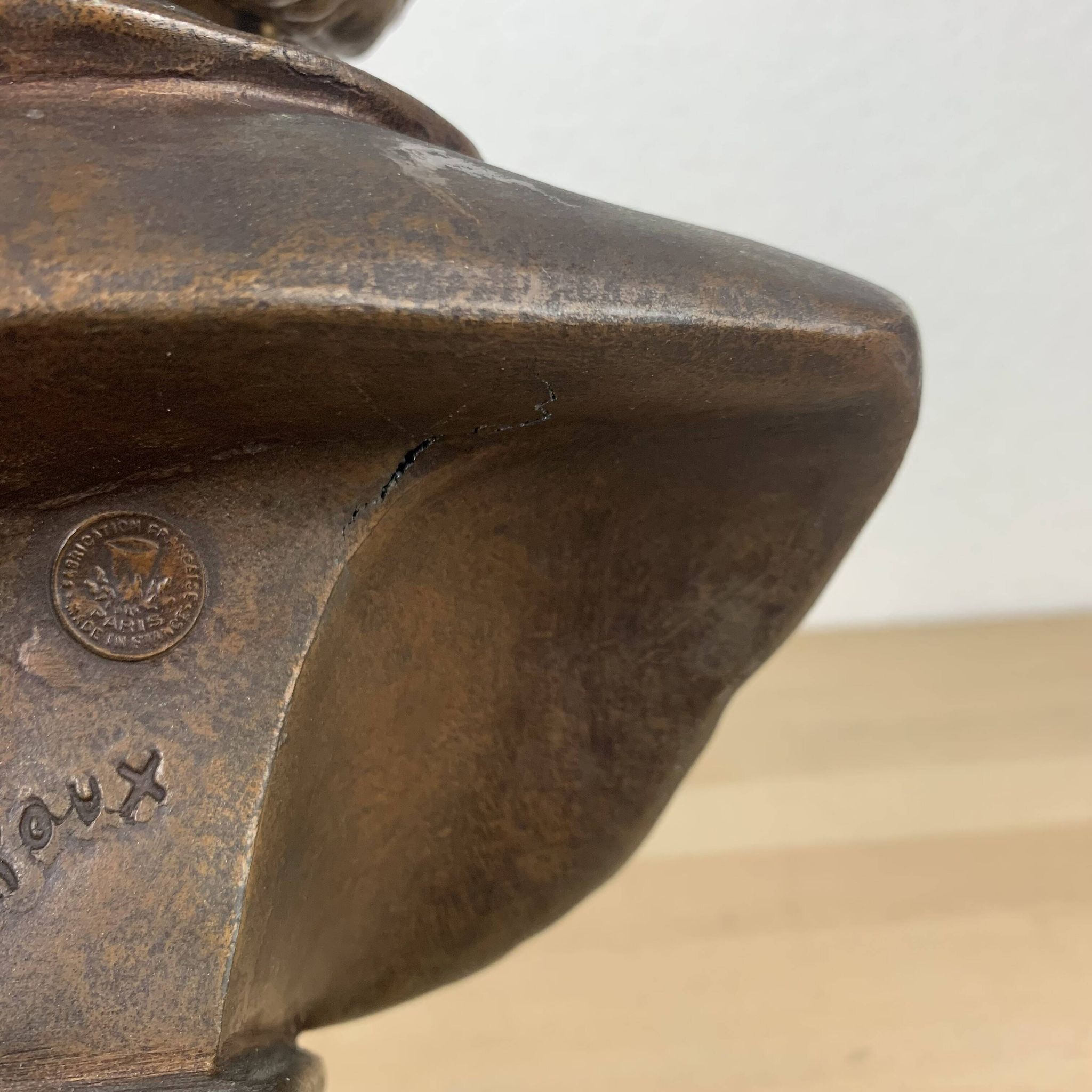 Bust Beethoven regulates after Gaston Leroux