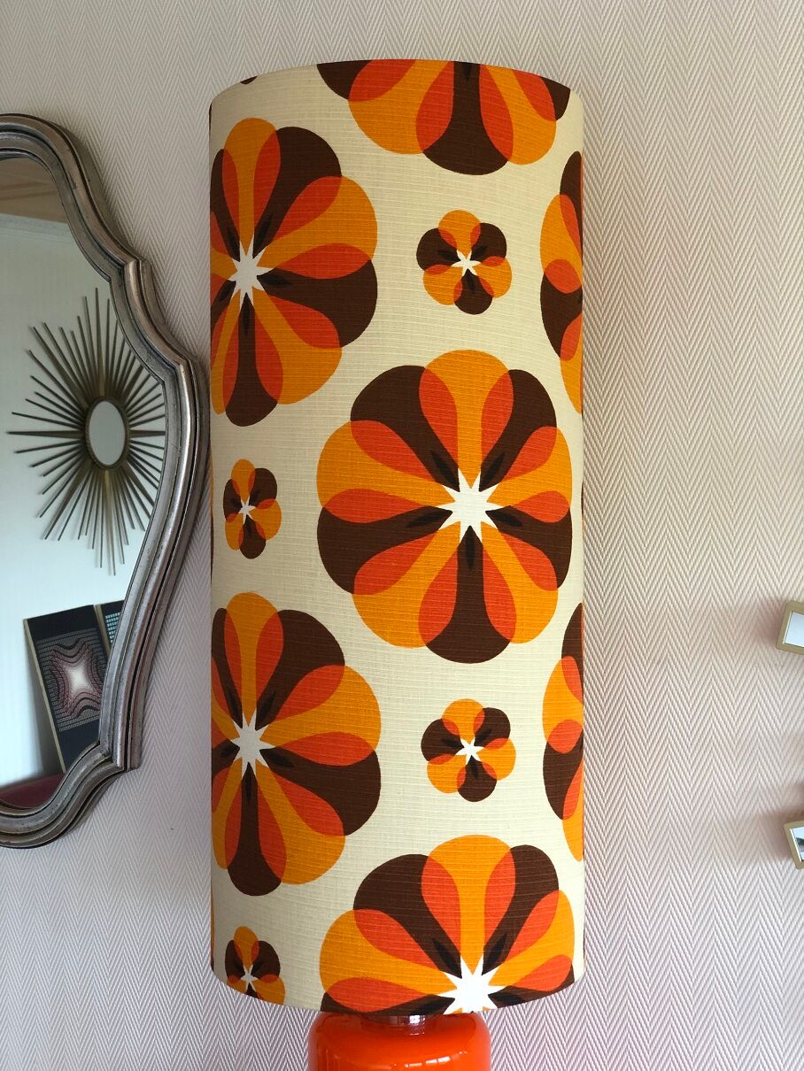 Lampe à poser opaline orange et tissu vintage Carrousel