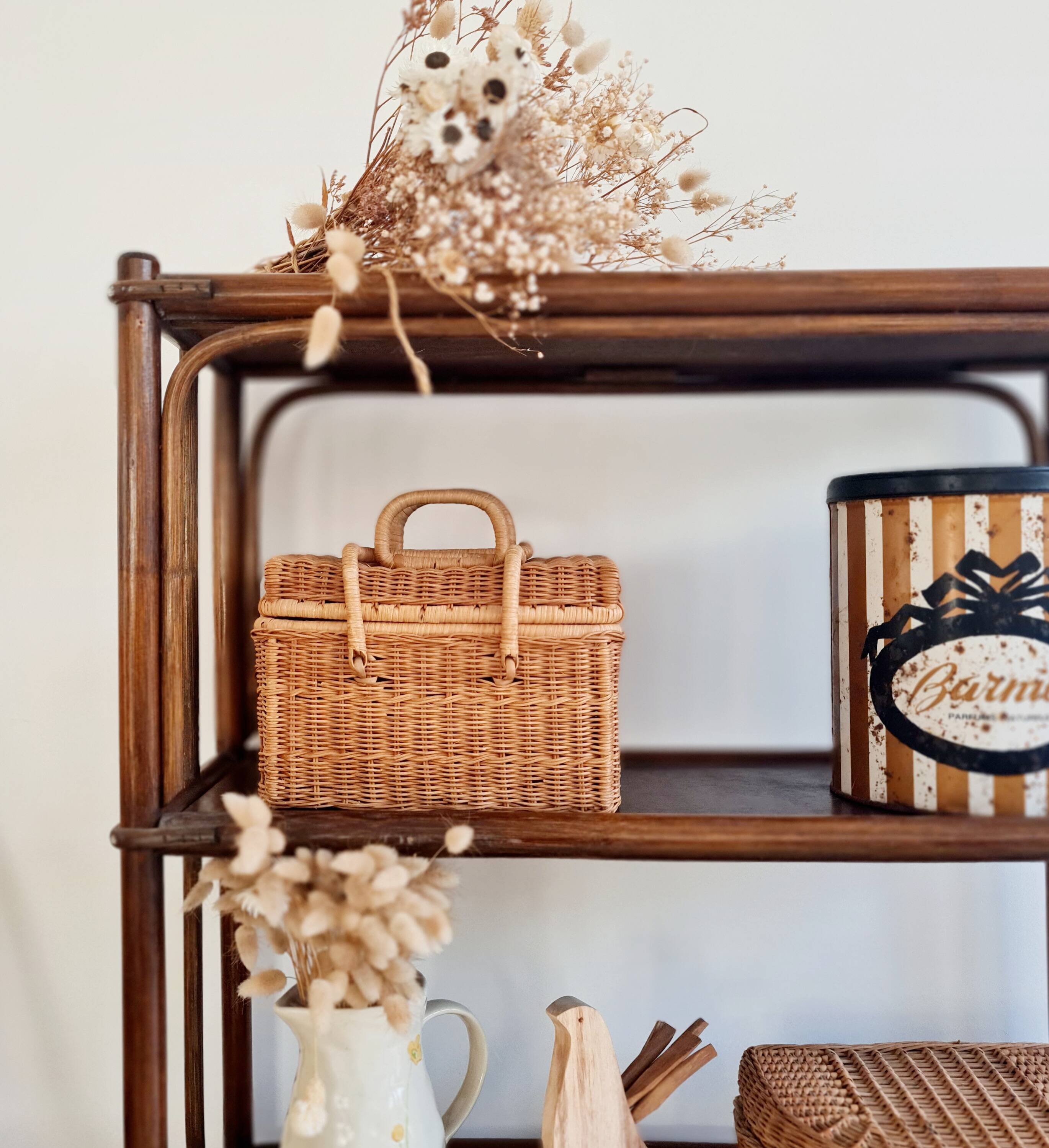 Etagère, bibliothèque en bois et rotin