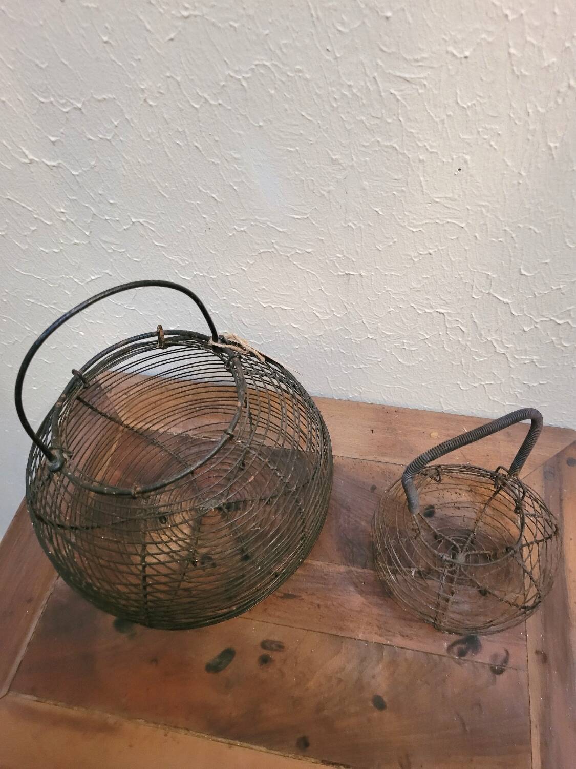Deux paniers à œufs