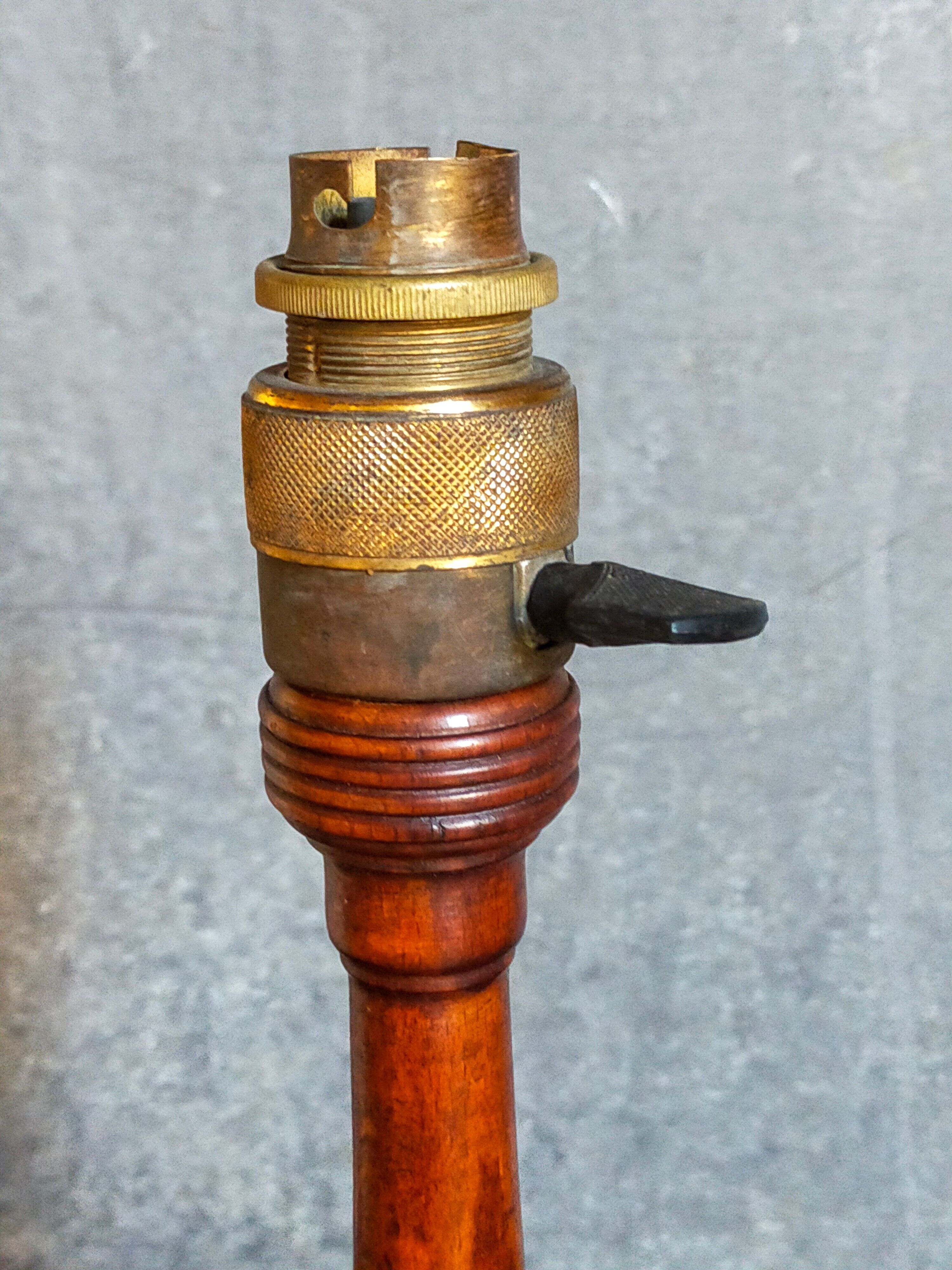Art-deco lamp foot in solid wood turned 40s