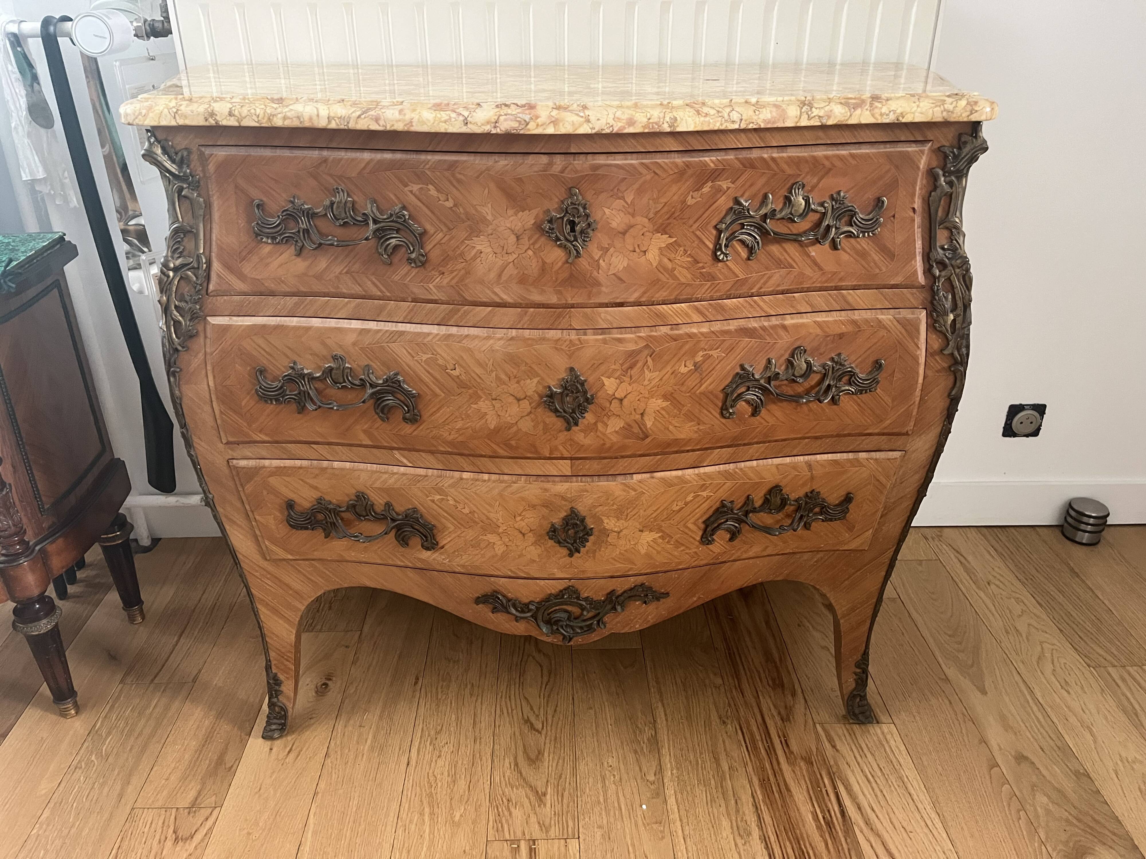 Louis XV style chest of drawers - 19th century
