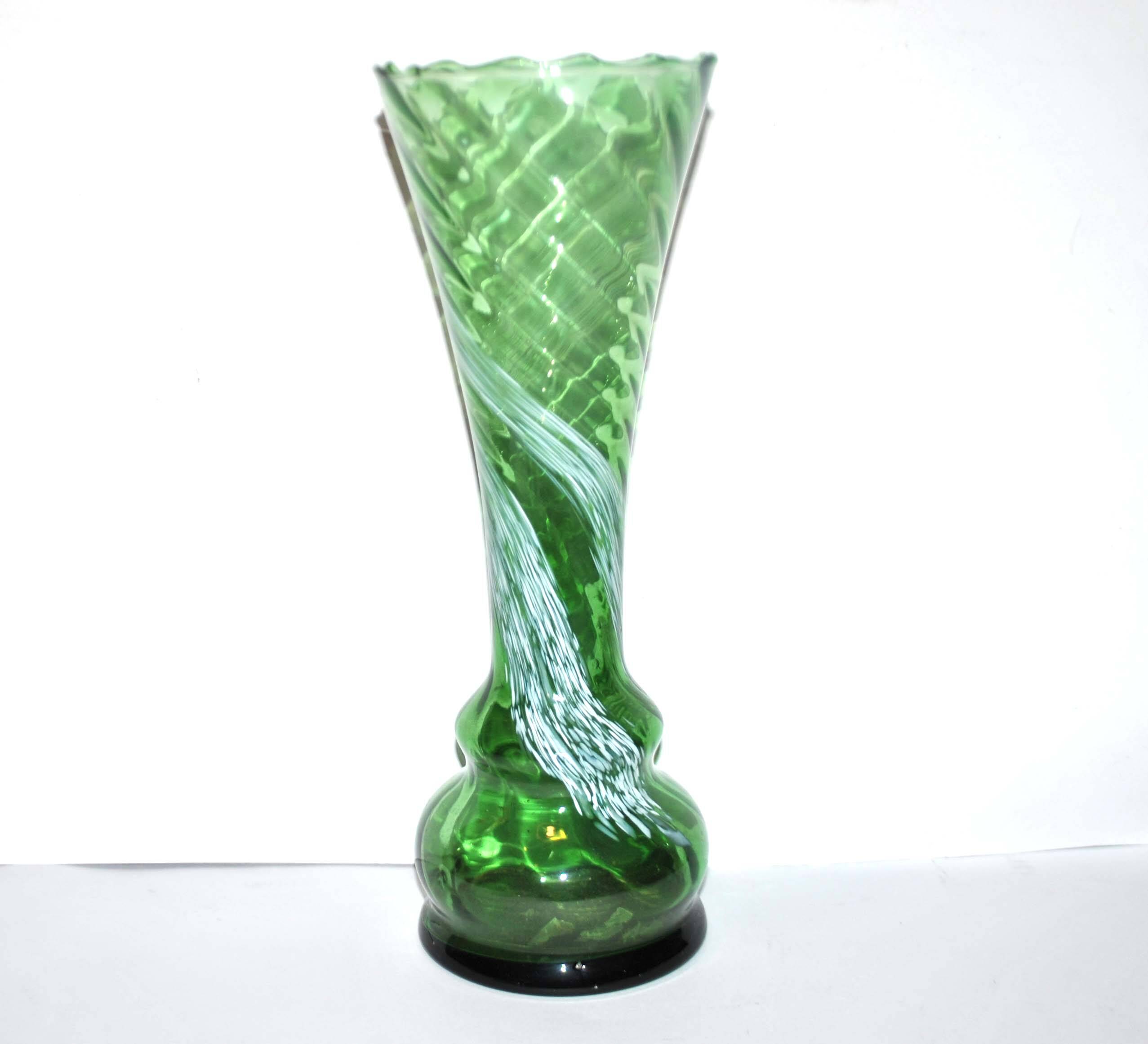 Antique vase in Clichy glass, speckled green with white speckles