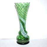 Vase ancien en verre de Clichy jaspé vert moucheté blanc