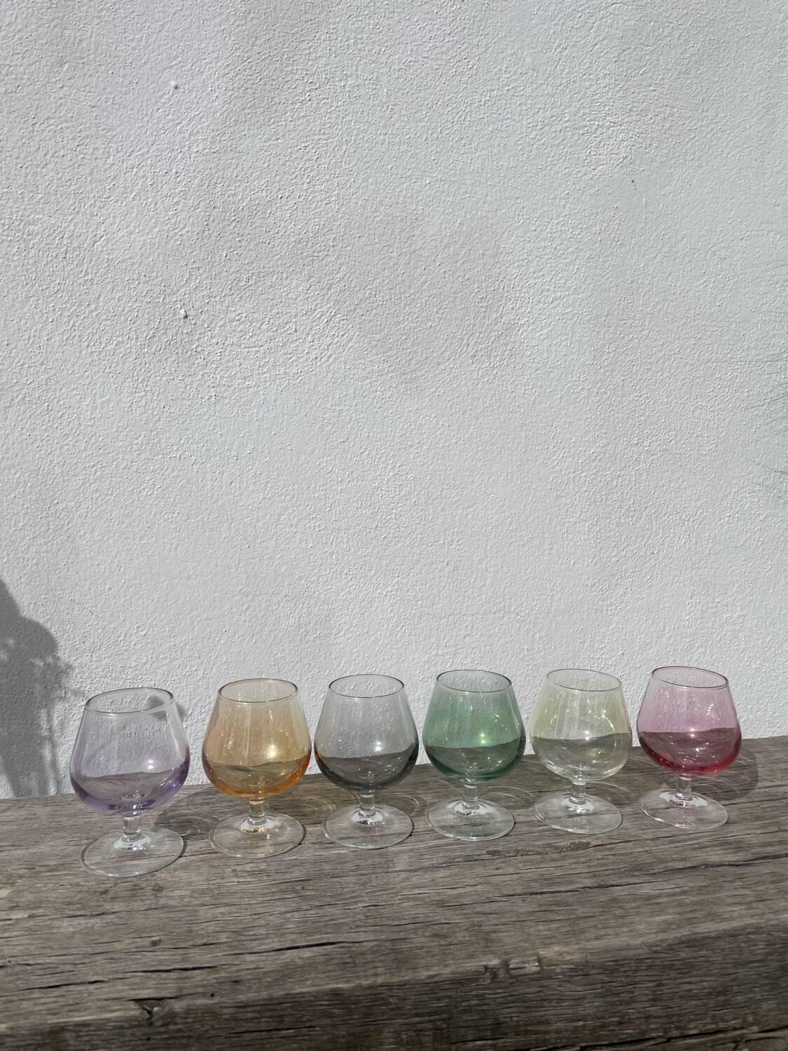 6 multicoloured balloon wine glasses