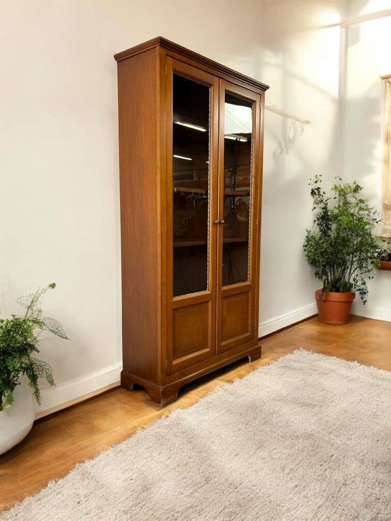 Vitrine en bois vintage / armoire