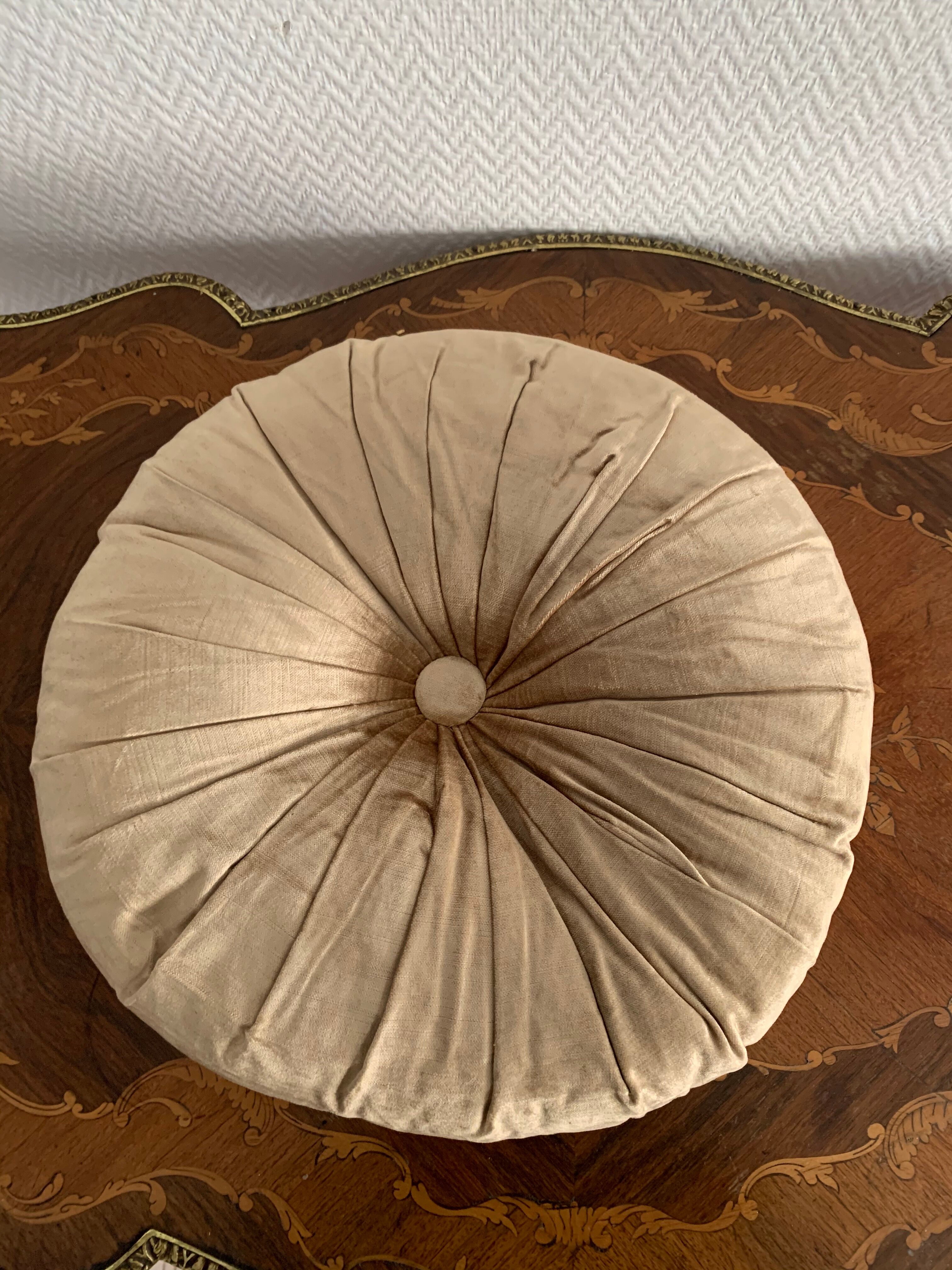 Gold lamé round velvet cushion
