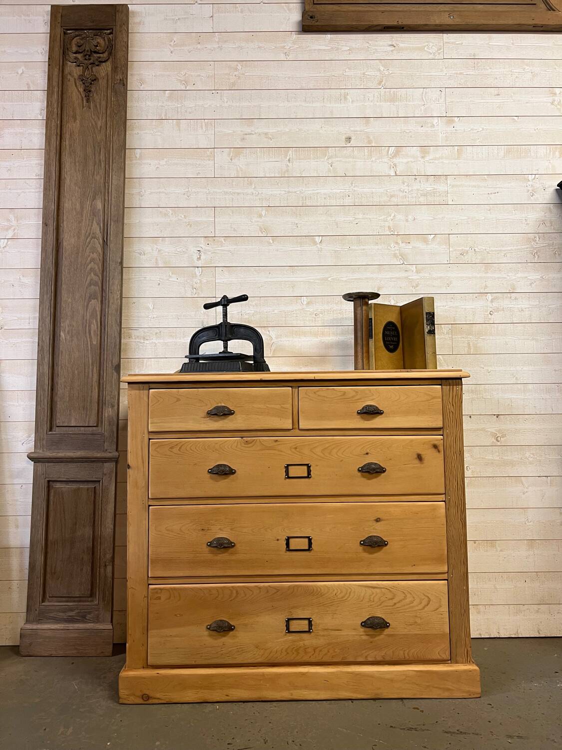 Meuble de métier à tiroir