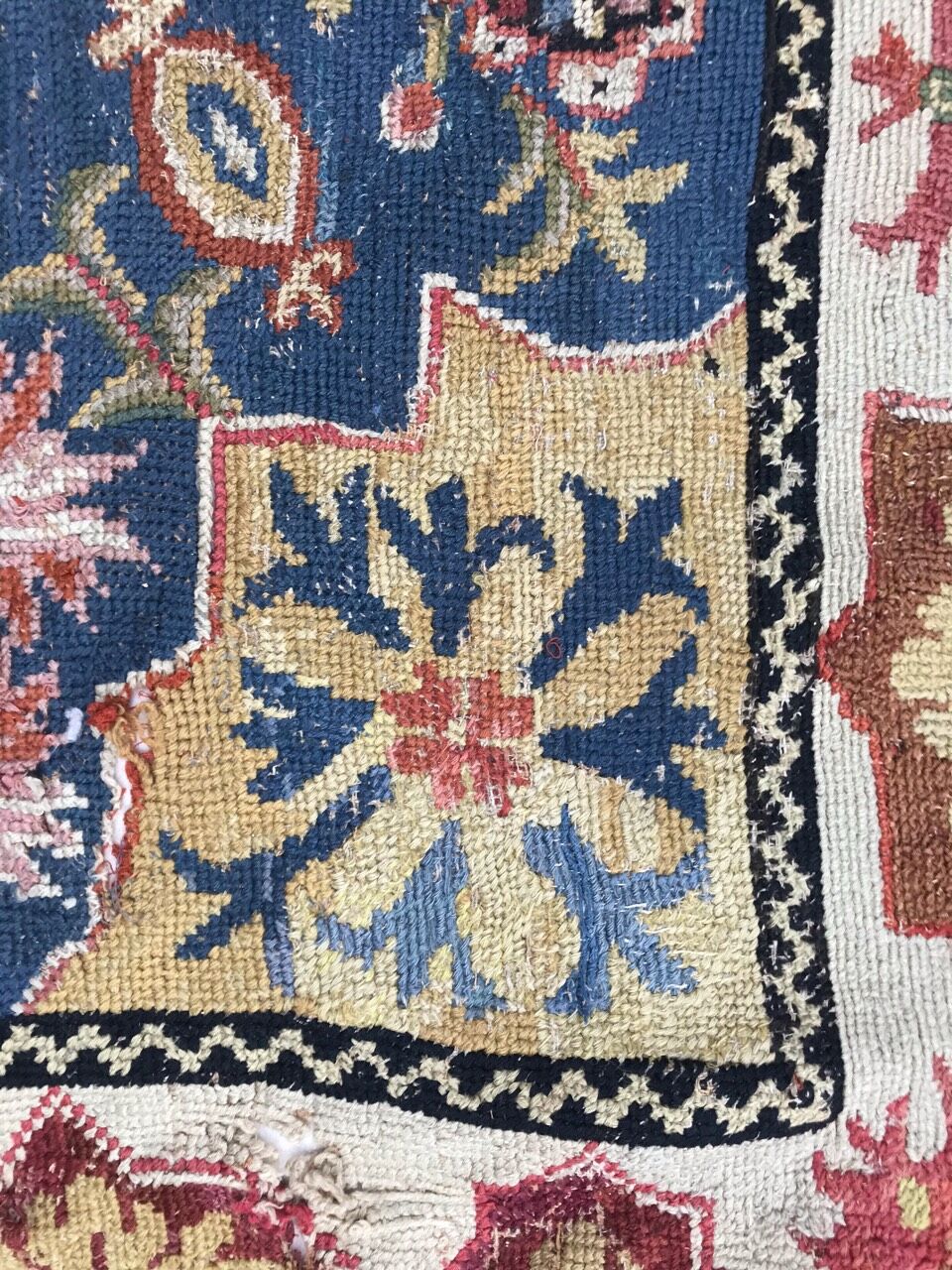 Ancient Portuguese dot rugiola 168x258 cm