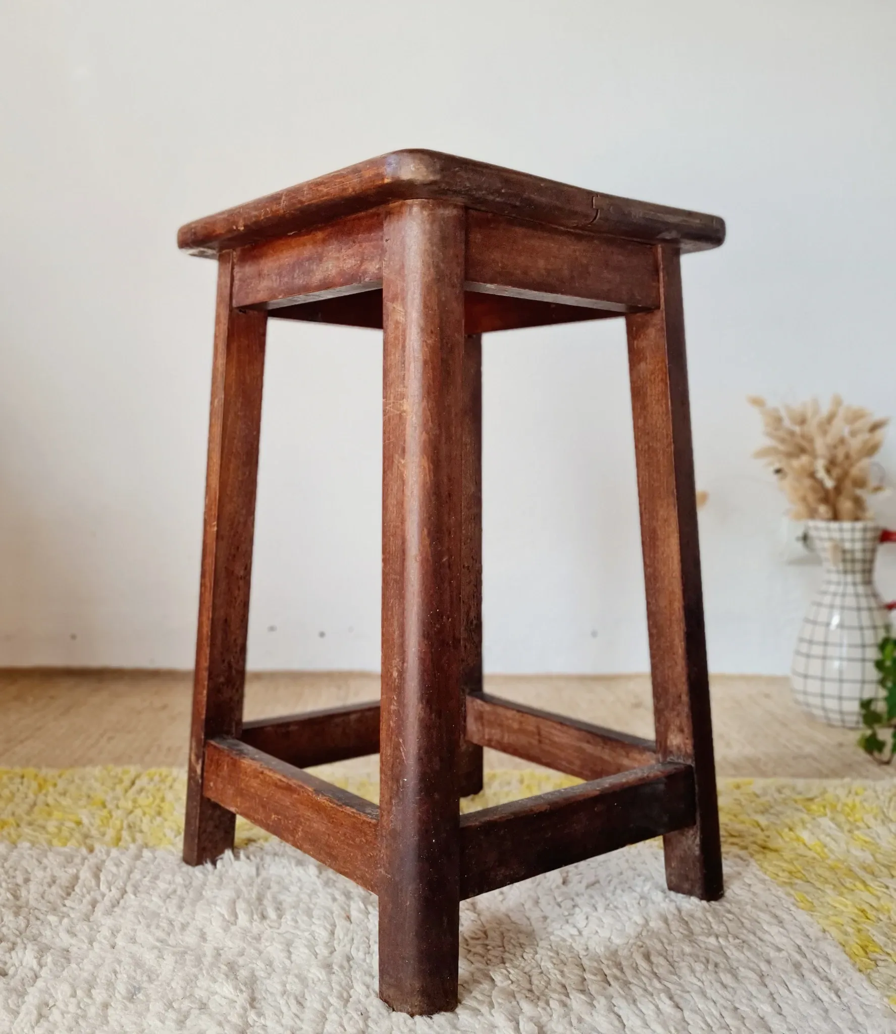 Tabouret de ferme ancien en chêne massif