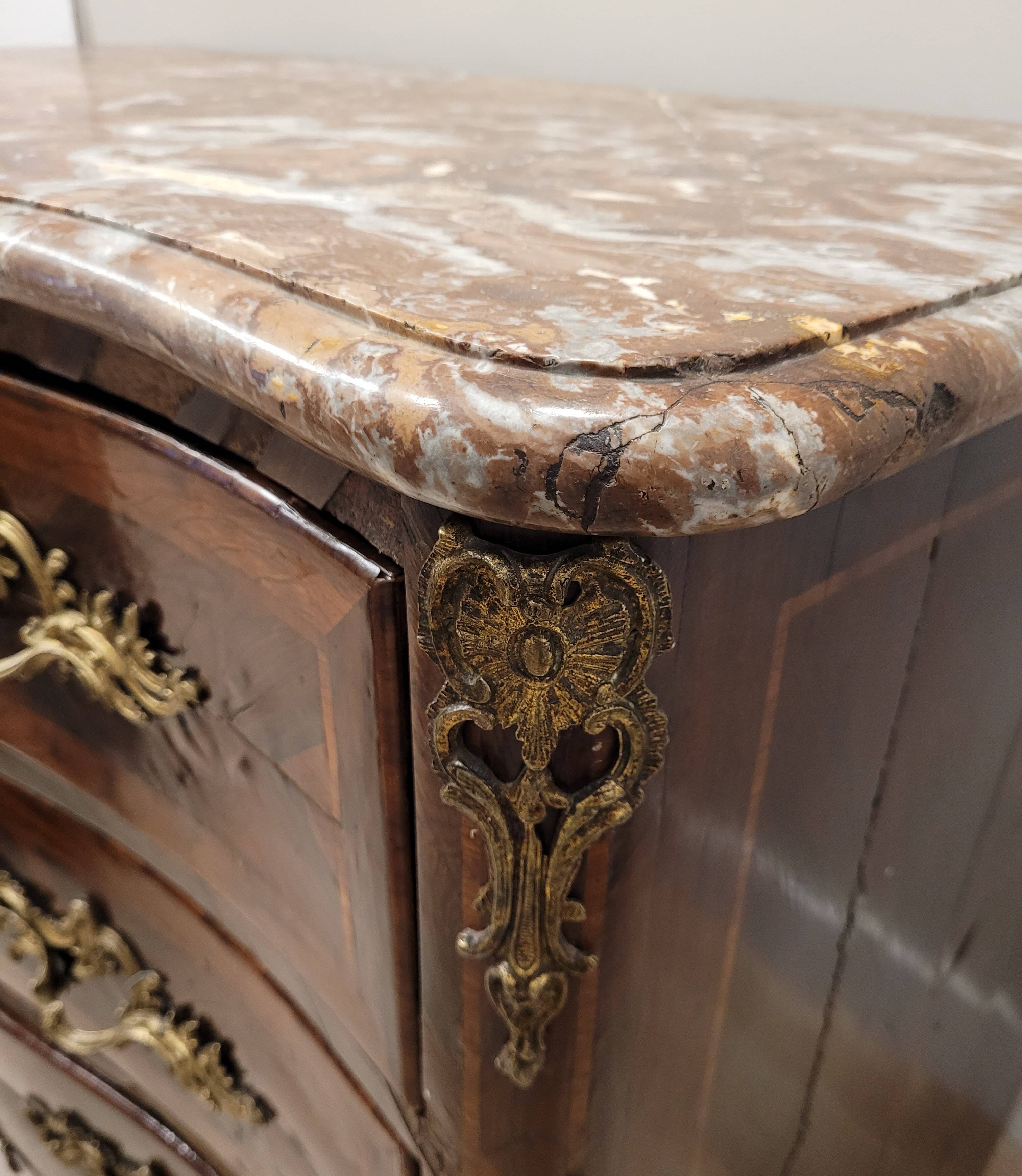 Cómoda Estilo Luis XV, Marquetería y marmol, Napoleón III, s. XIX – France