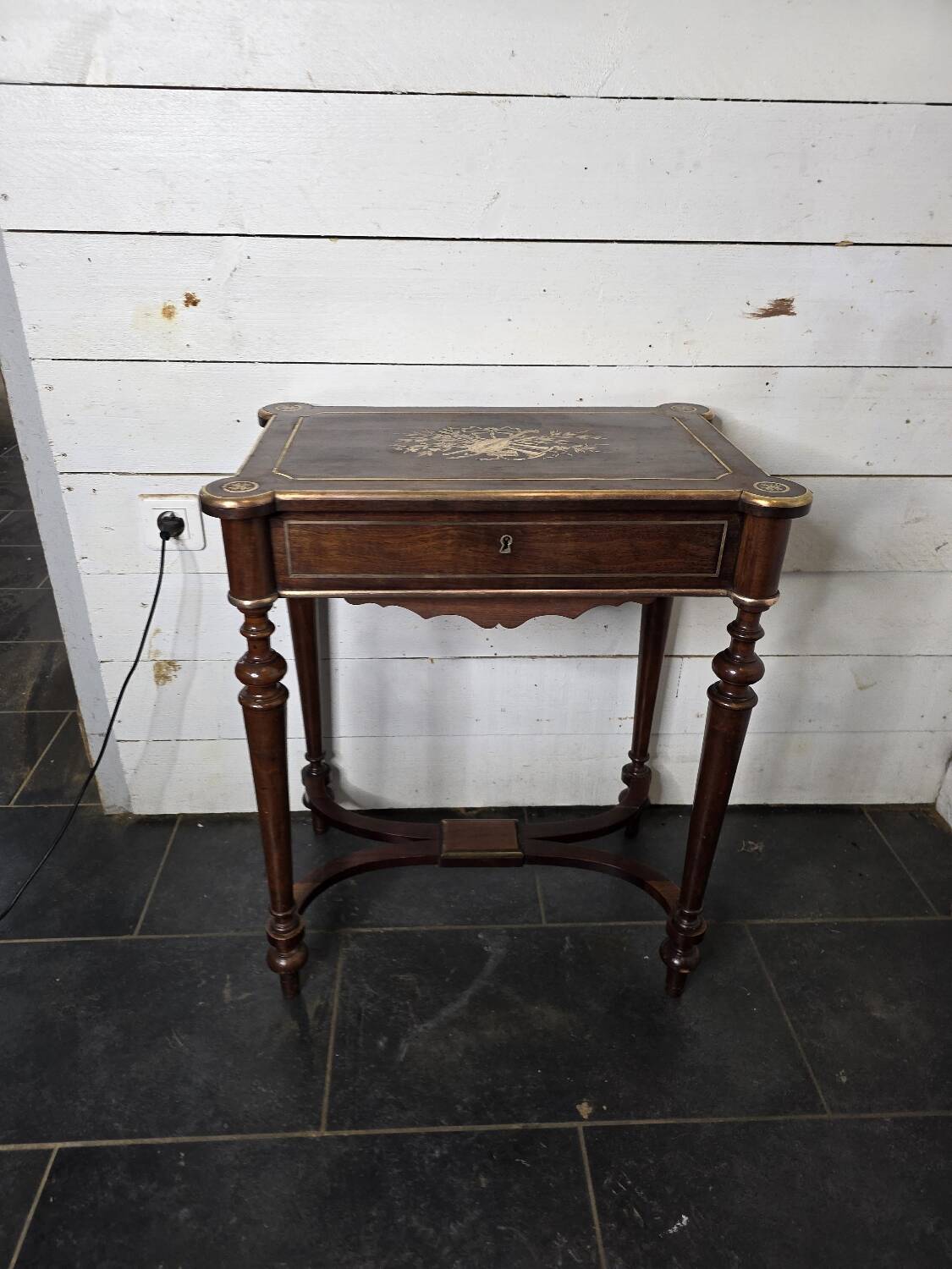 Napoleon III mahogany dressing table