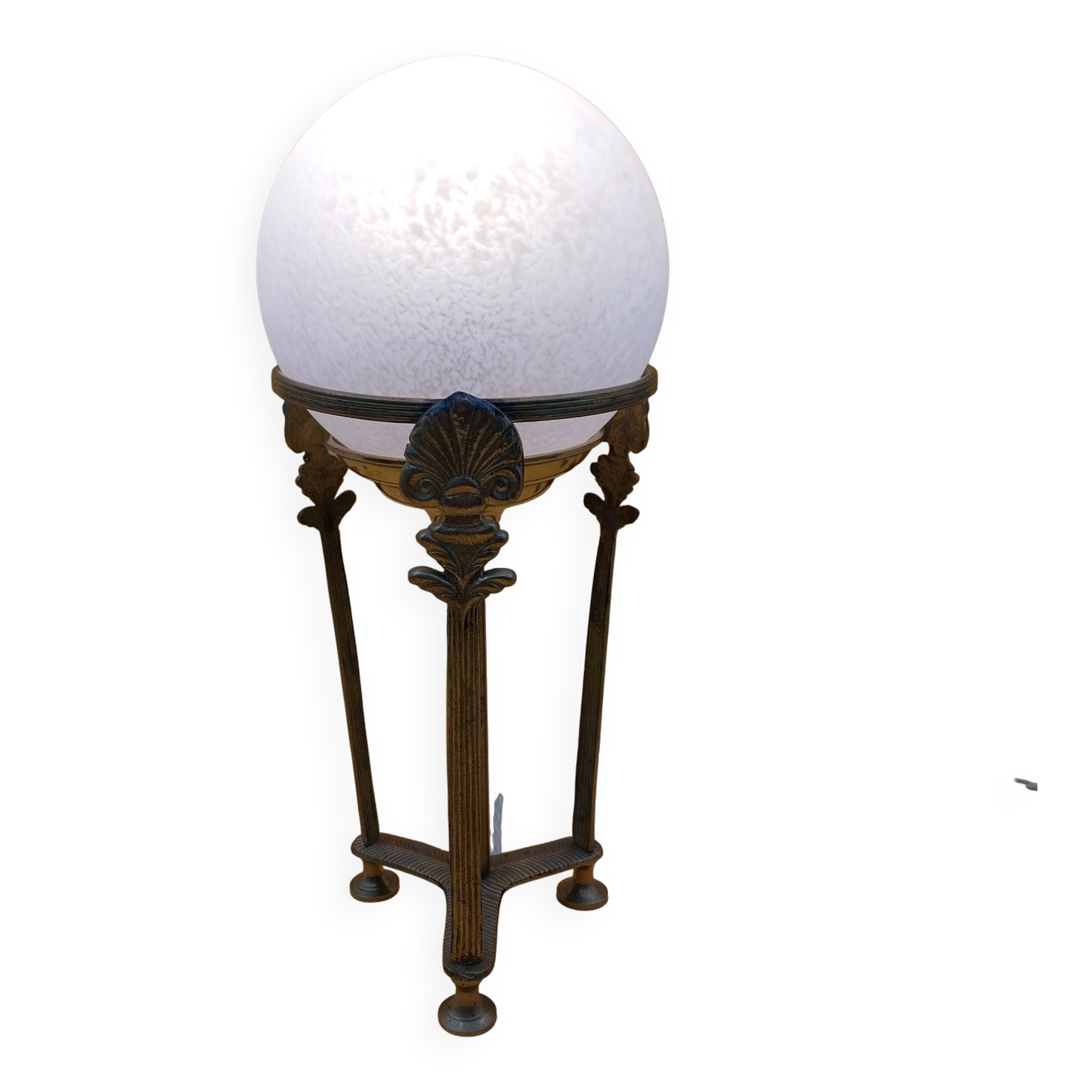 Art Deco lamp in bronze, brass, and Clichy glass globe, tripod.