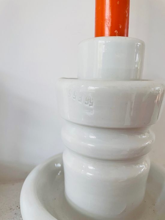 Set of 2 porcelain candle holders
