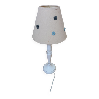 Shabby chic style lamp foot