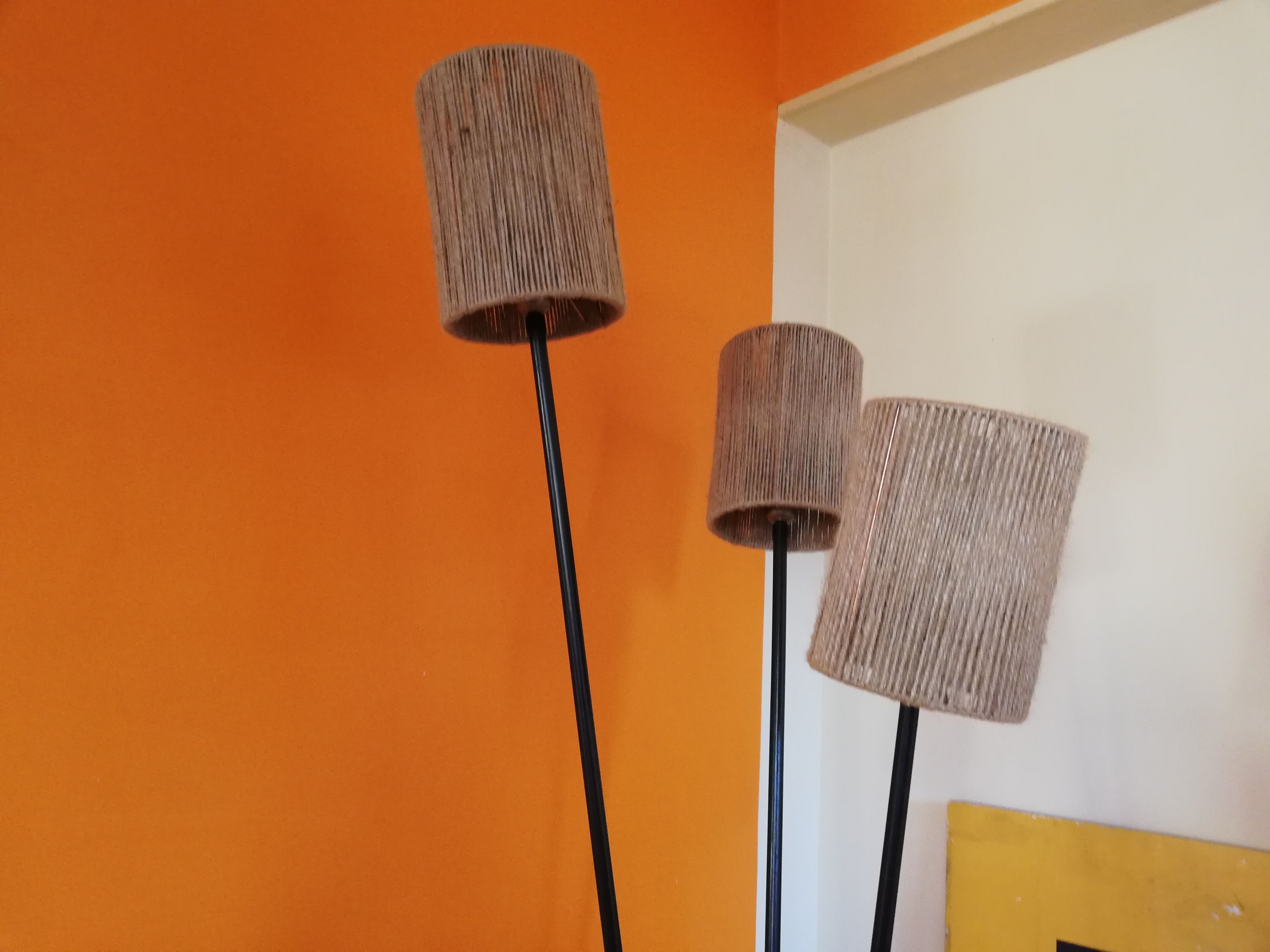 Vintage tripode lamppost